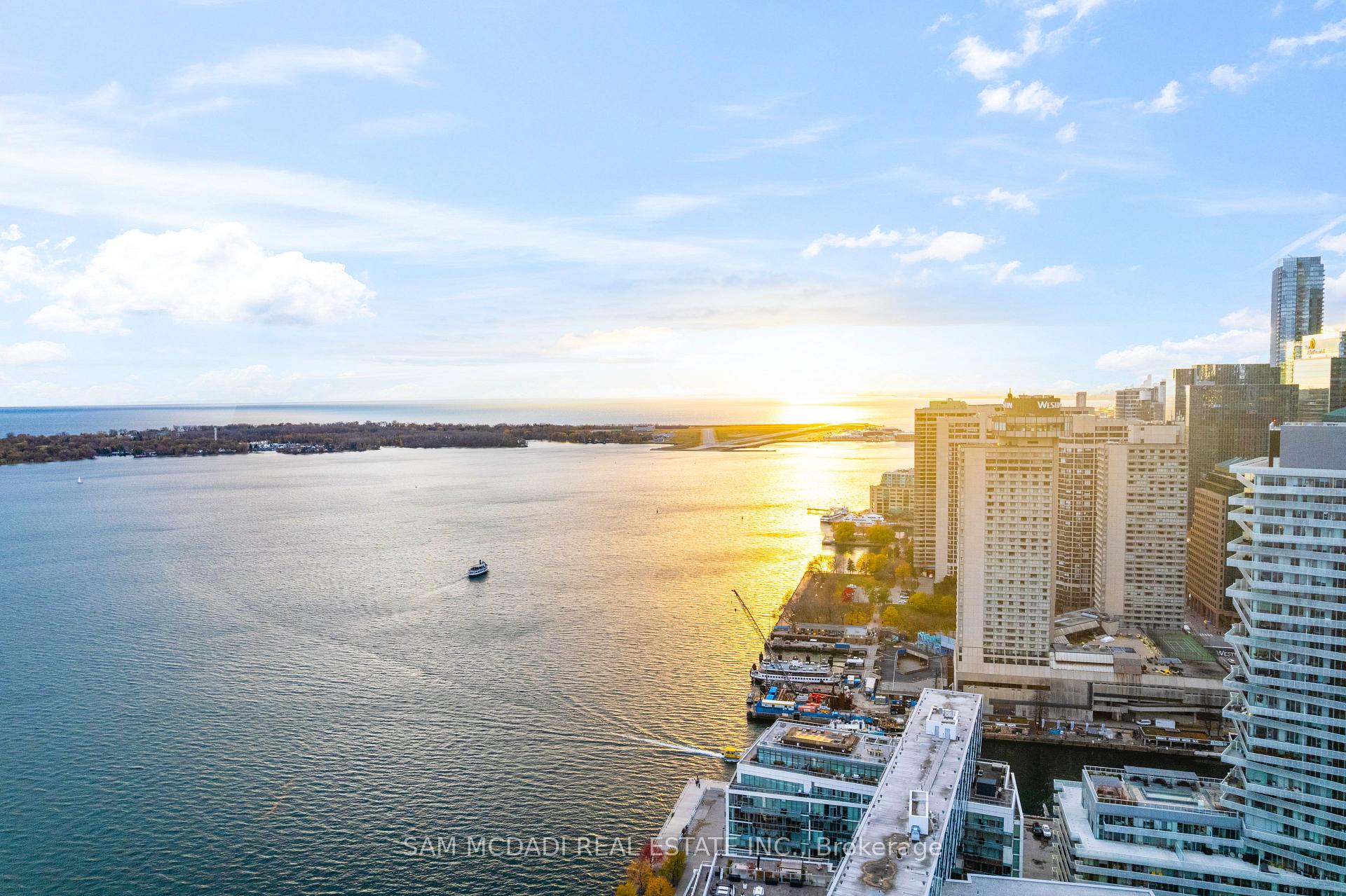 29 Queens Quay E 914