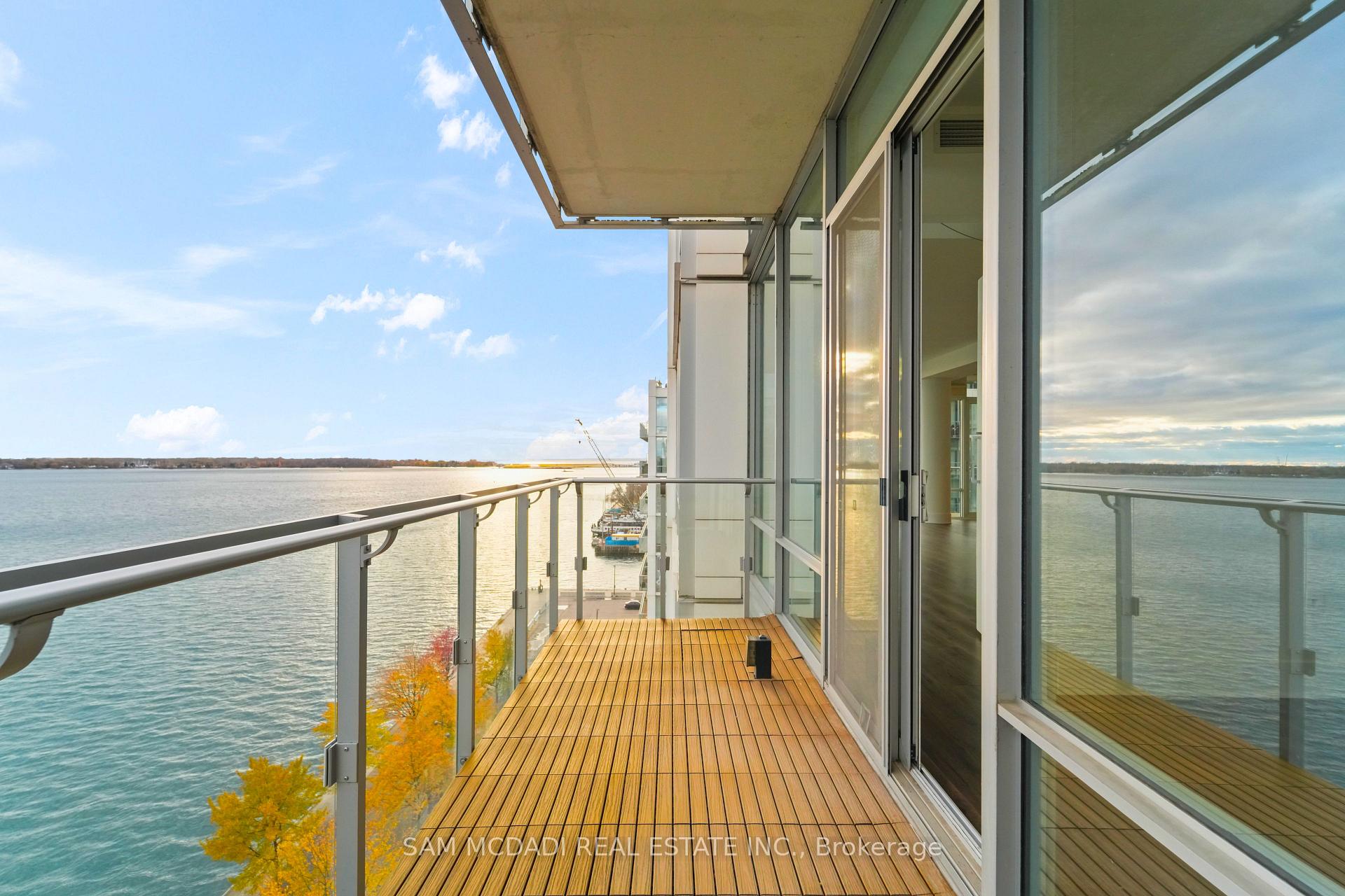 29 Queens Quay E 914