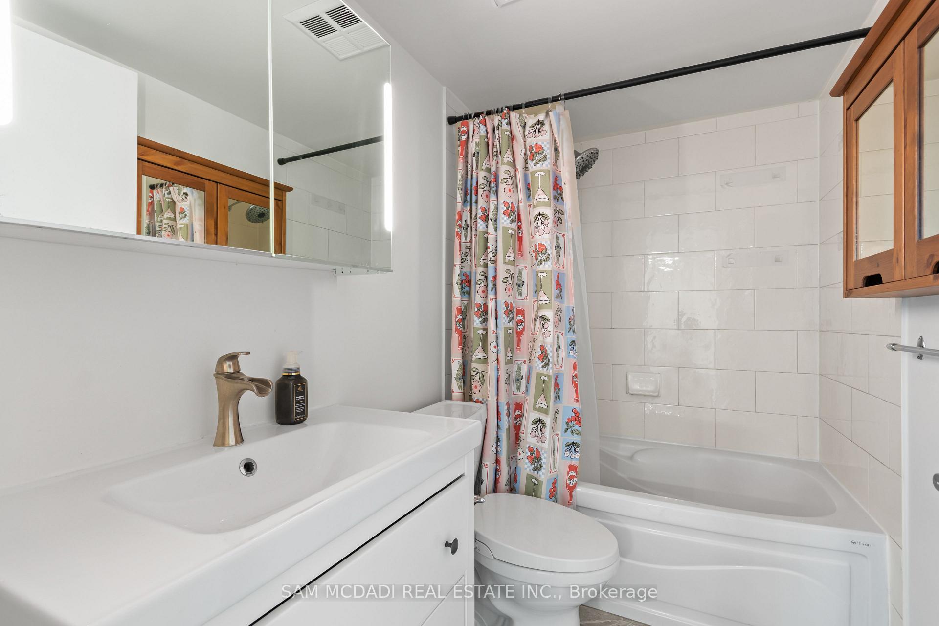 81 Navy Wharf Court 1006