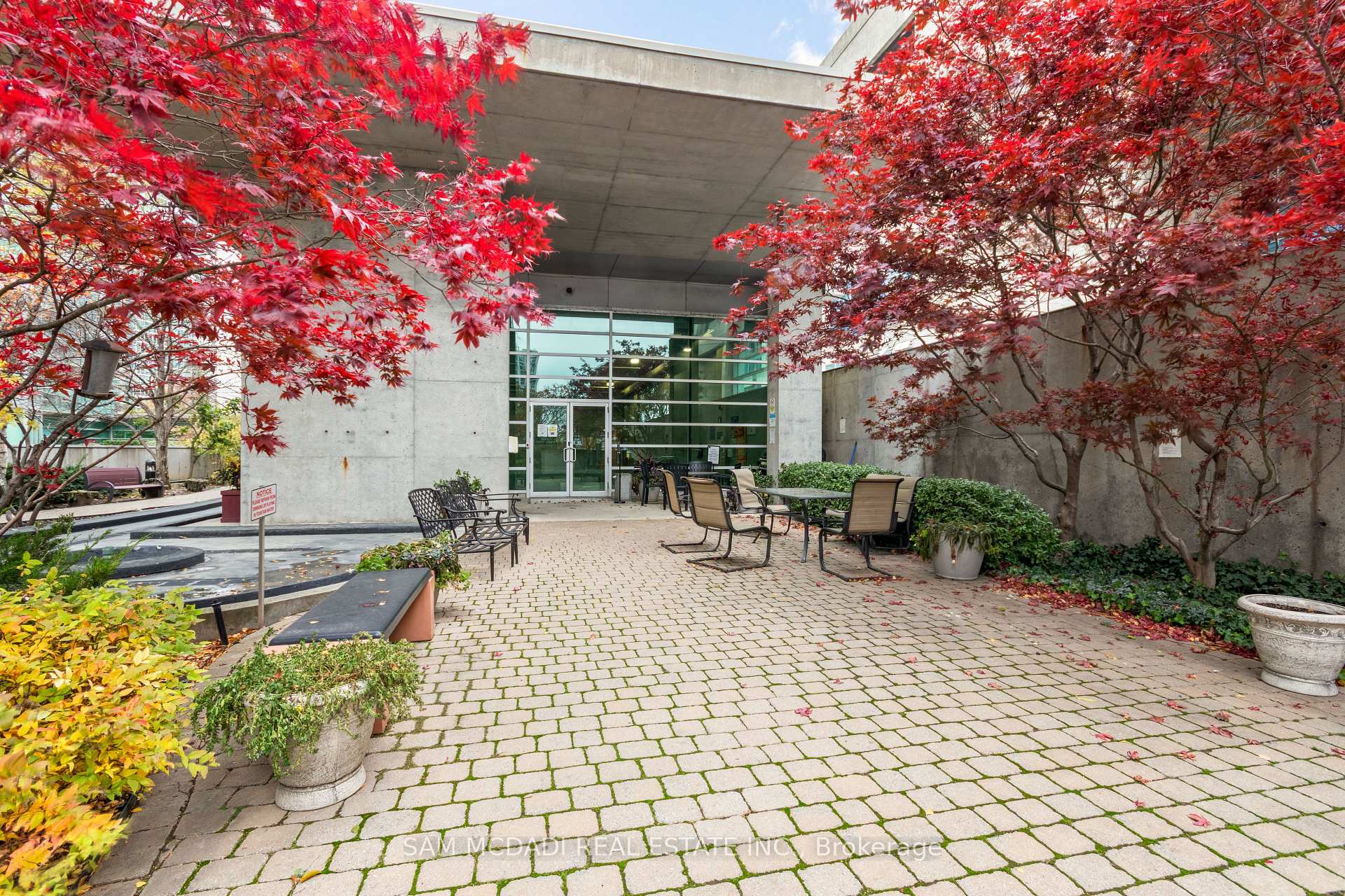 81 Navy Wharf Court 1006