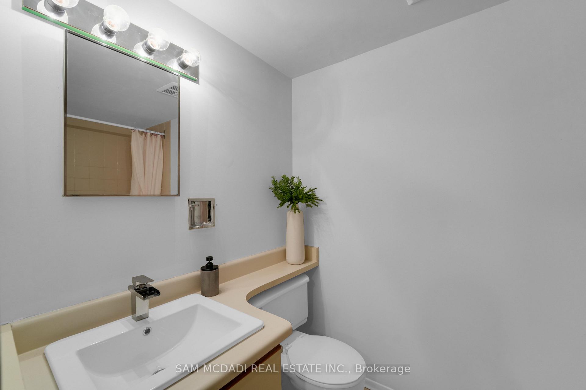 117 Gerrard Street E 613