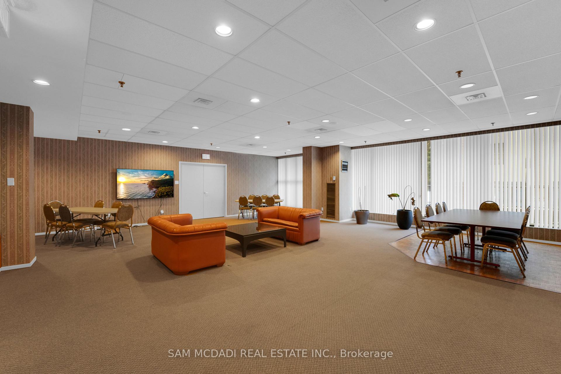 117 Gerrard Street E 613