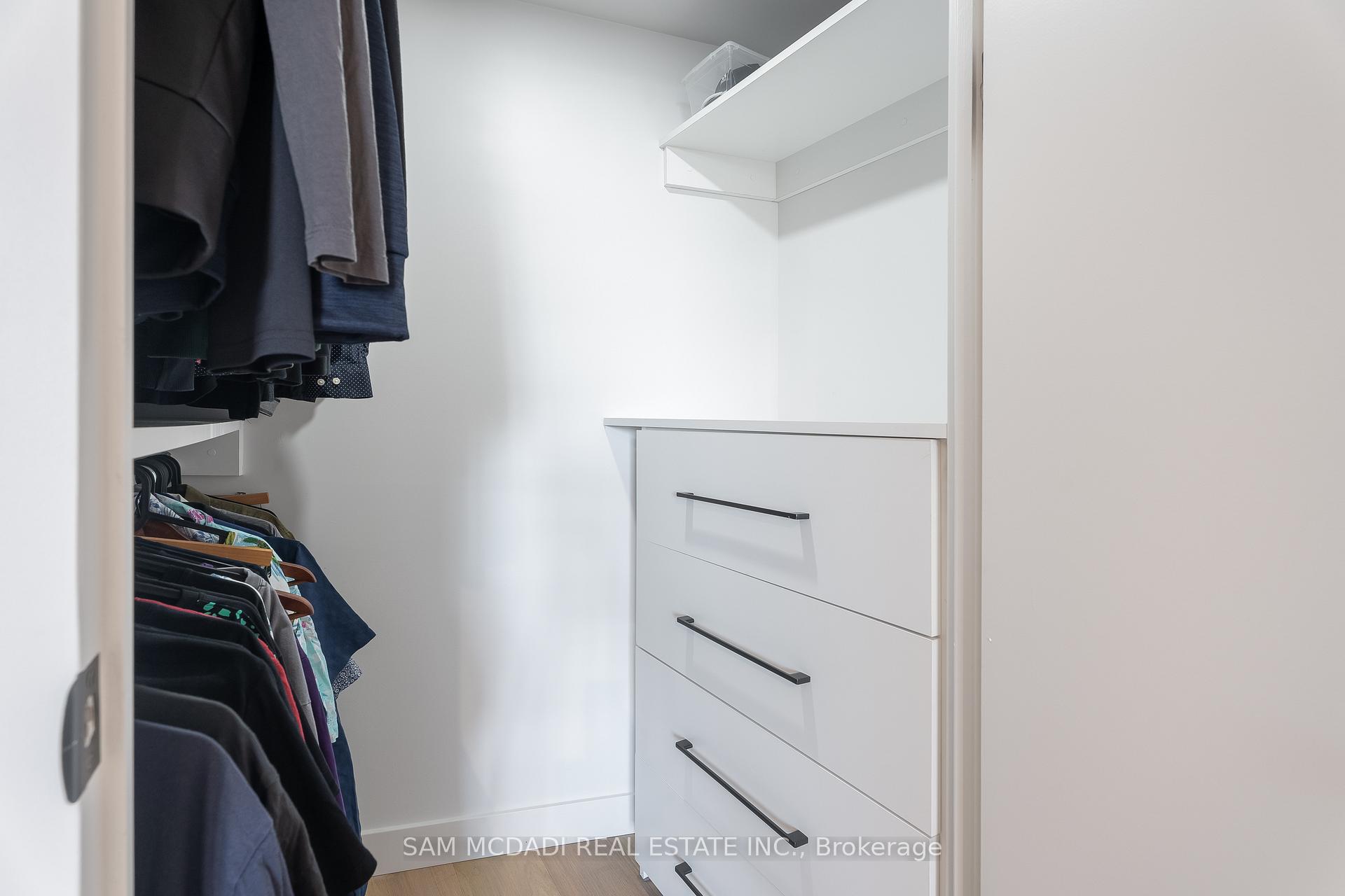 5444 Yonge Street 304