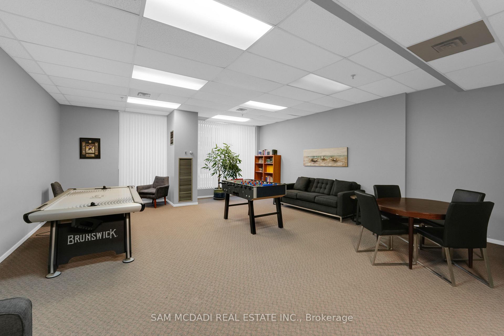 117 Gerrard Street E 613