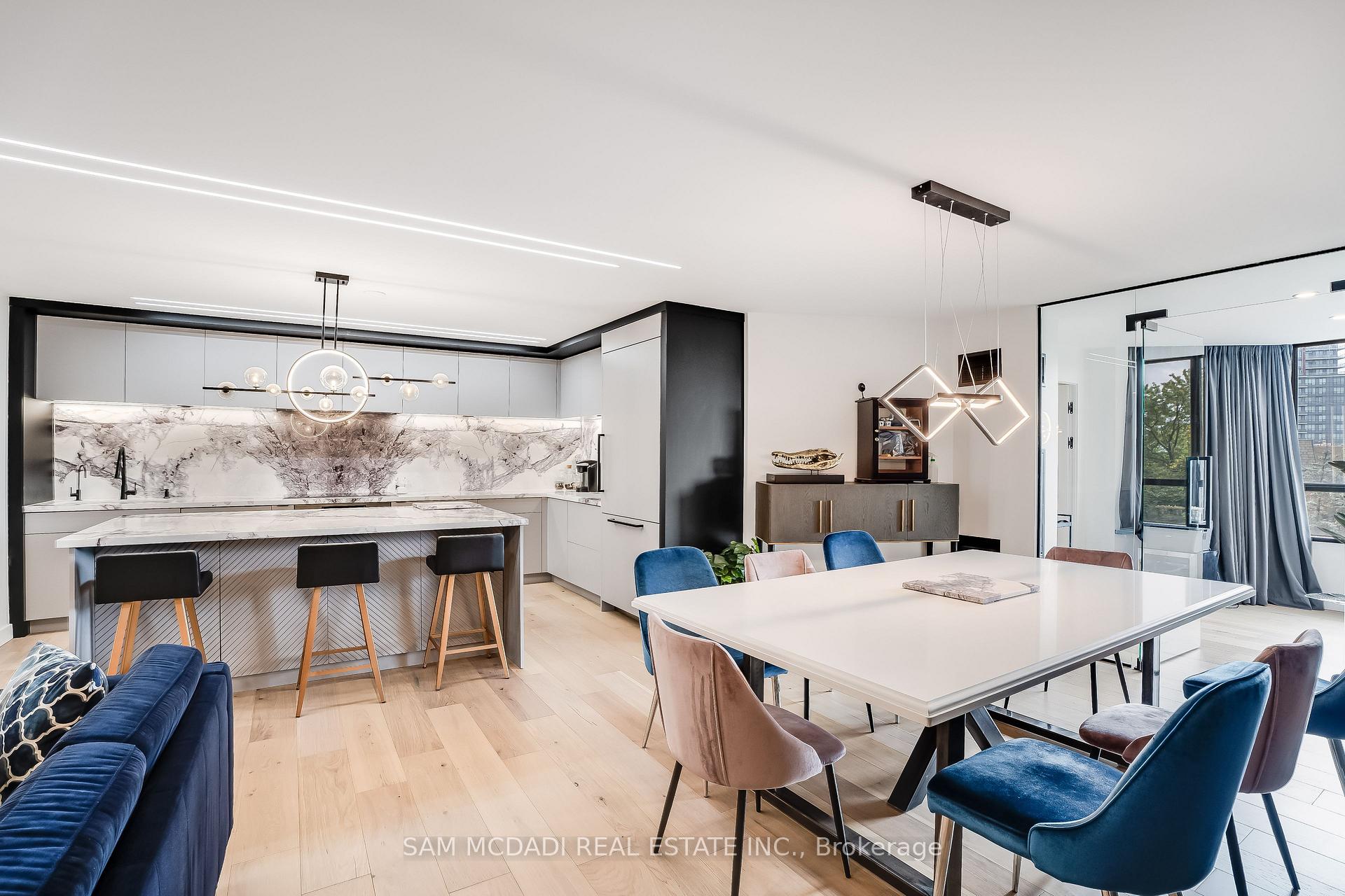 5444 Yonge Street 304