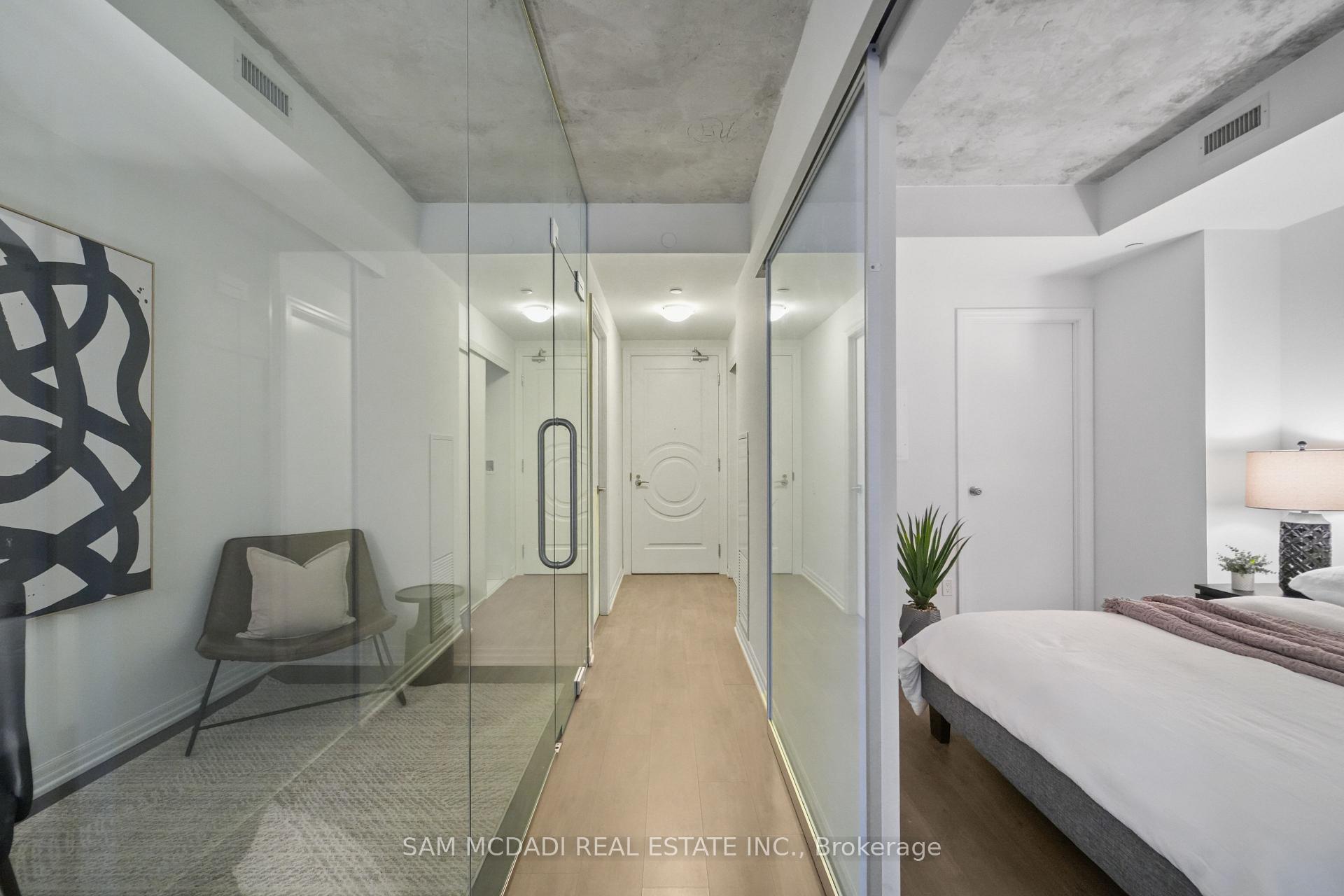 88 Blue Jays Way 1603