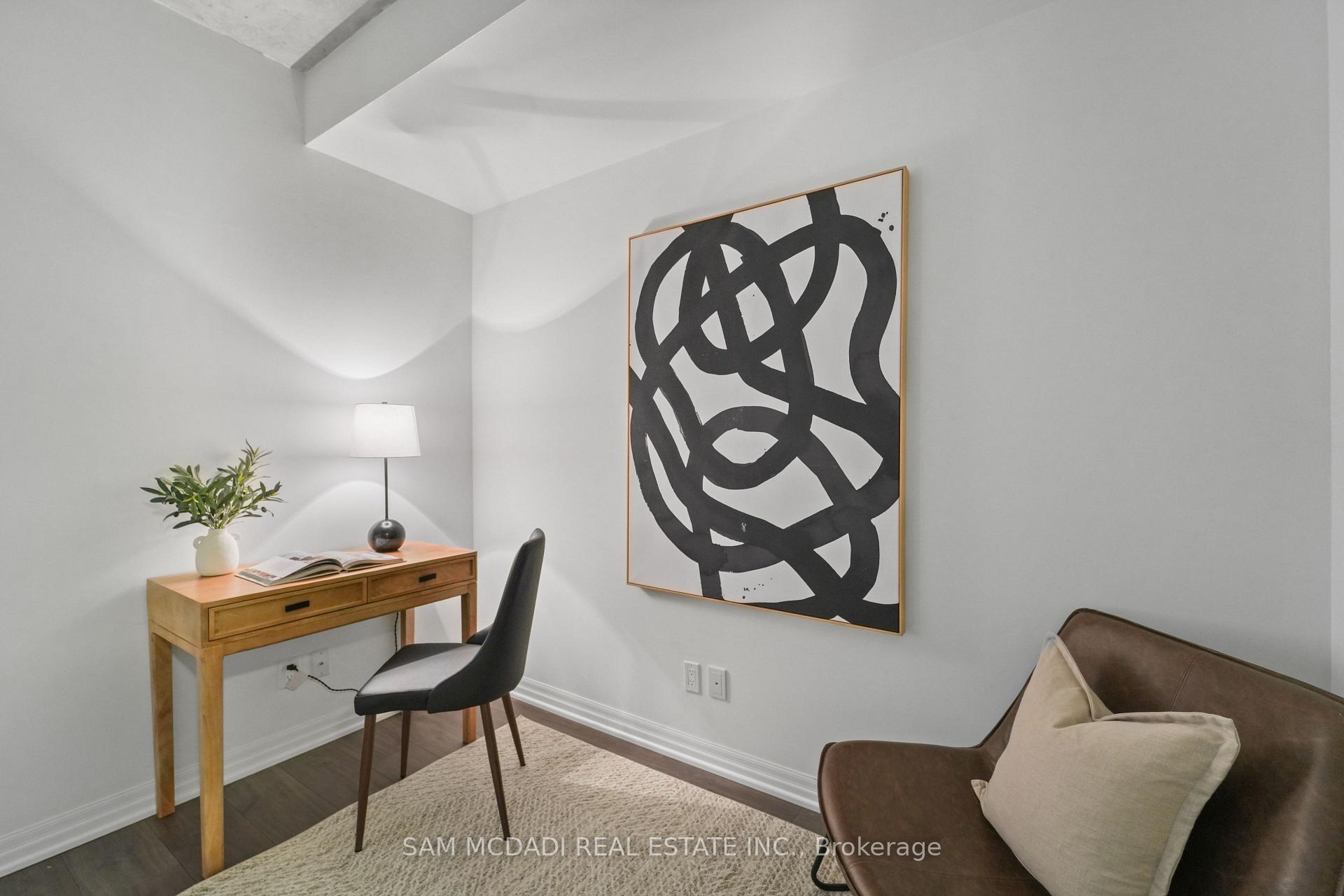 88 Blue Jays Way 1603