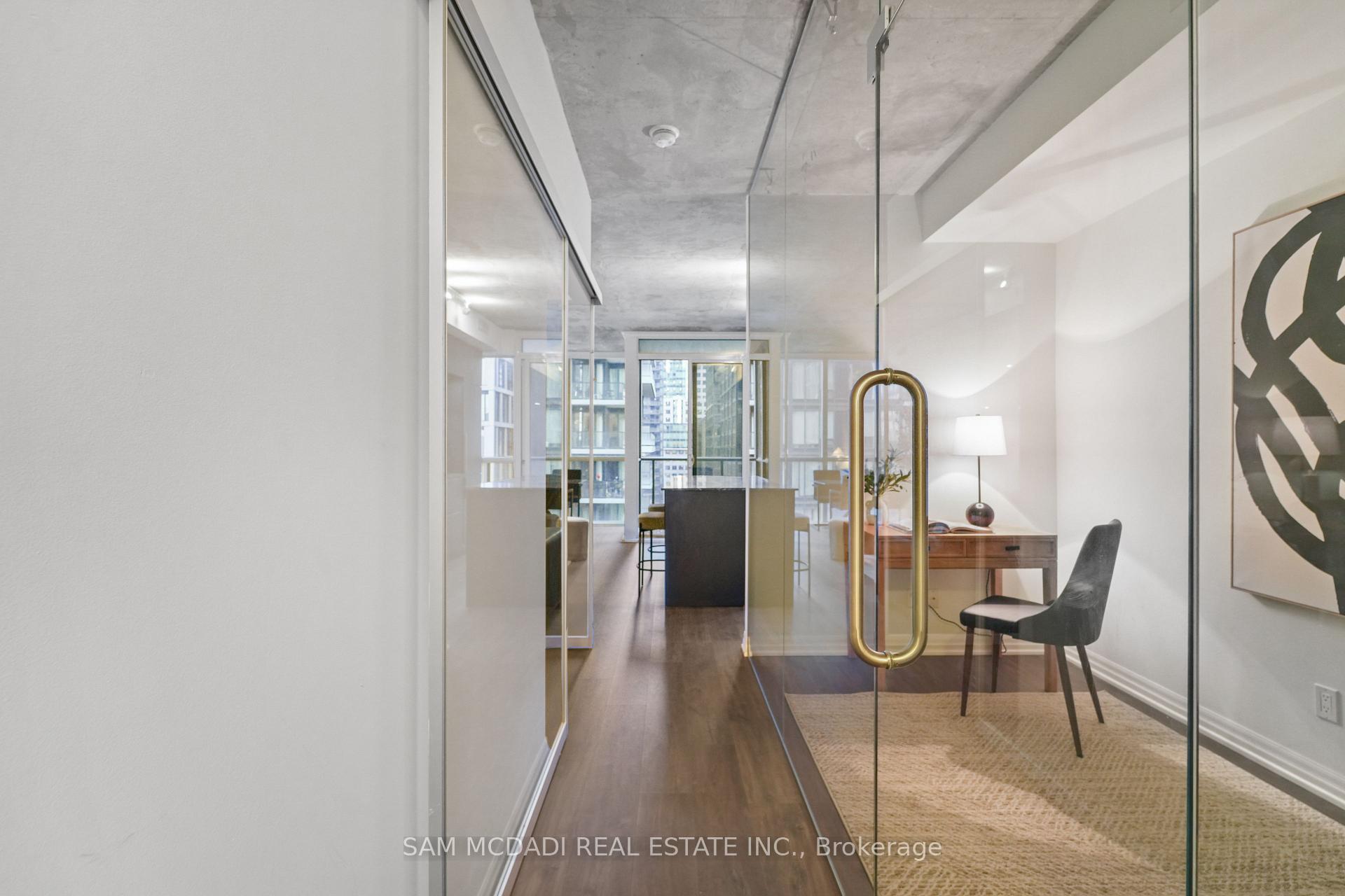 88 Blue Jays Way 1603