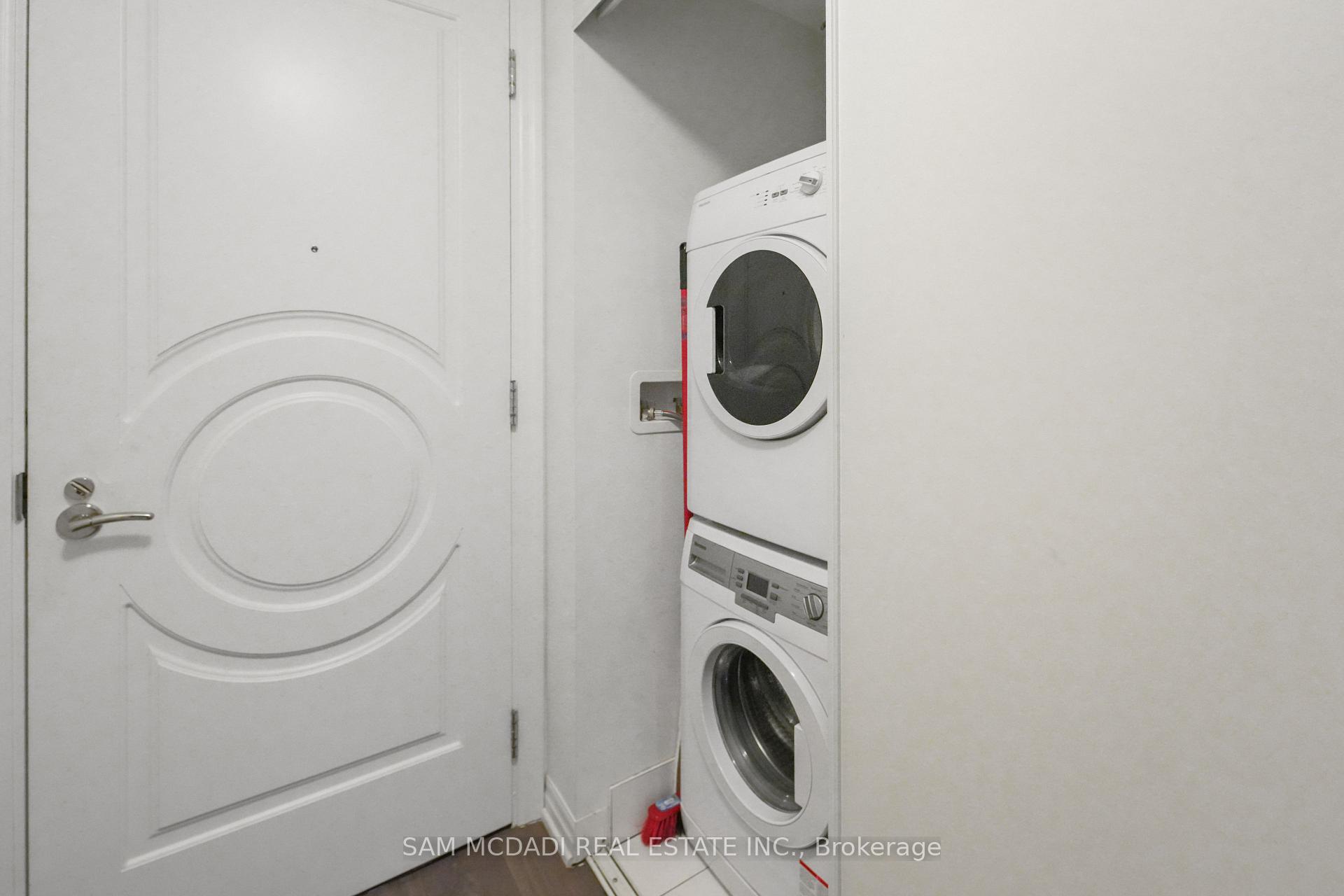 88 Blue Jays Way 1603