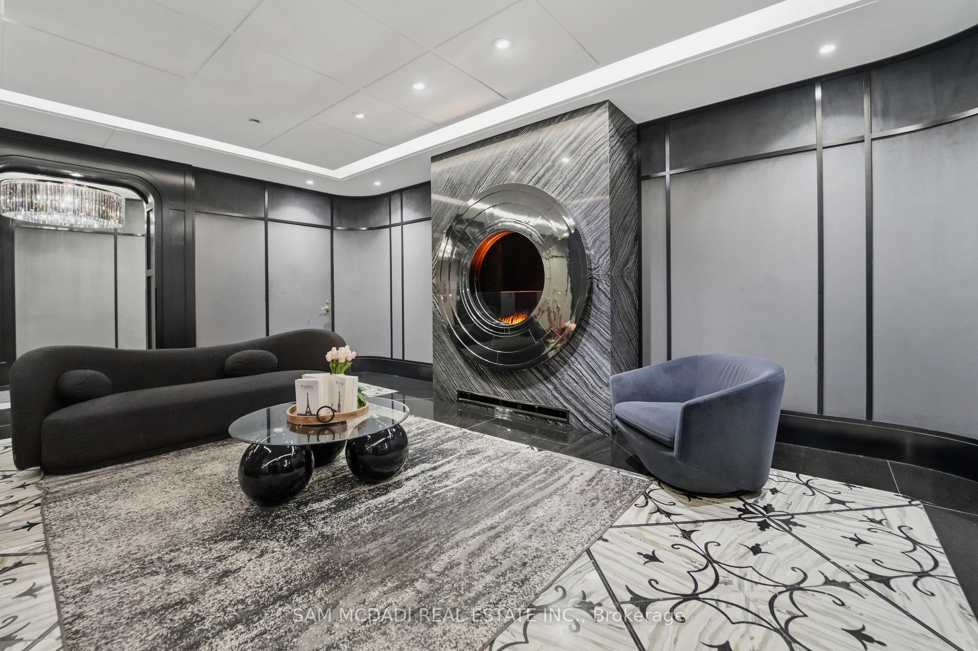 88 Blue Jays Way 1603