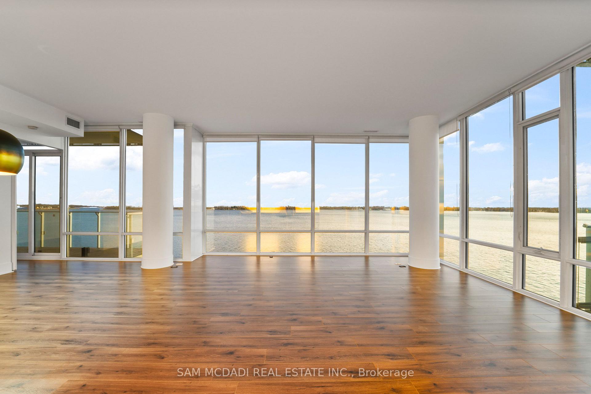 29 Queens Quay E 914