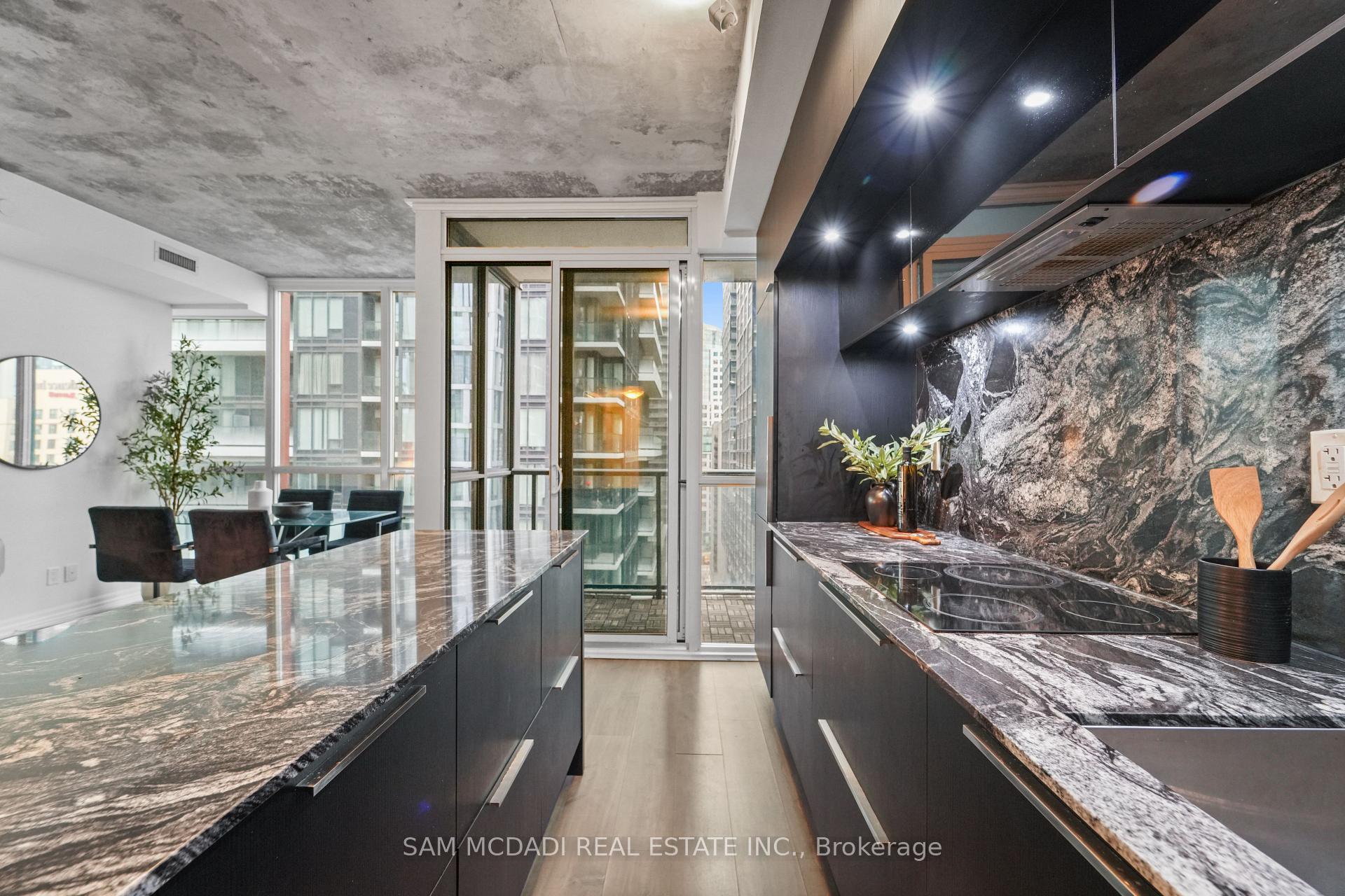 88 Blue Jays Way 1603