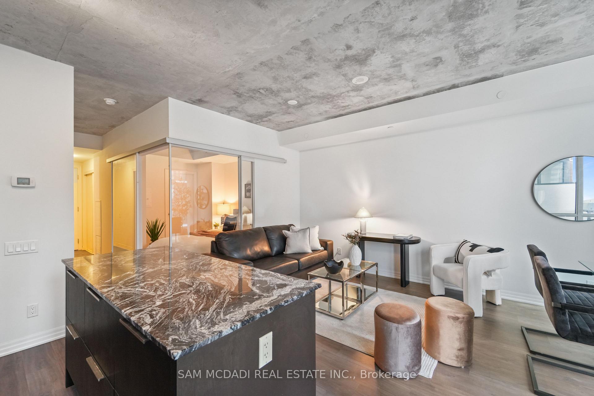 88 Blue Jays Way 1603