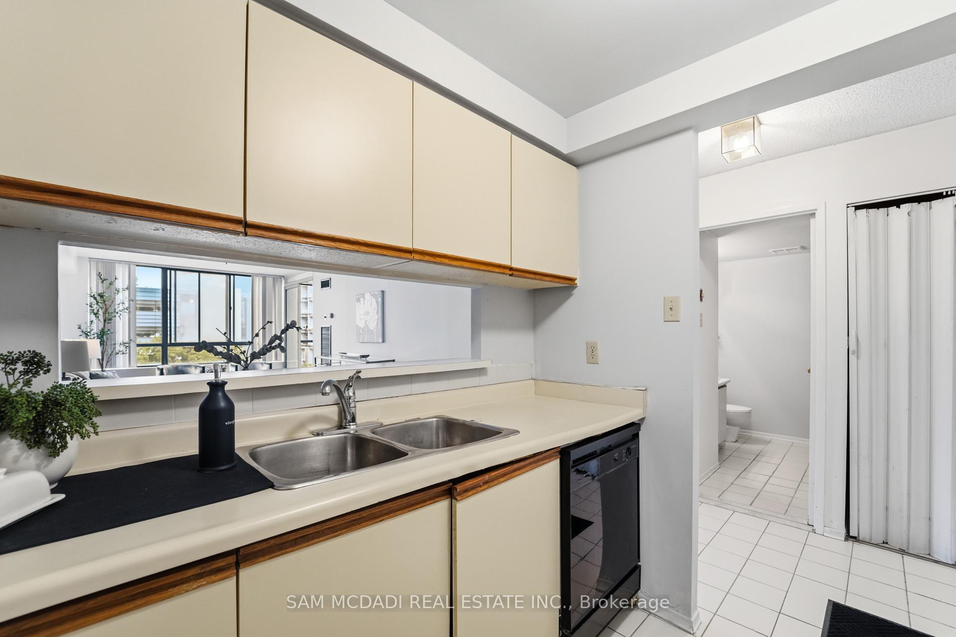 117 Gerrard Street E 613