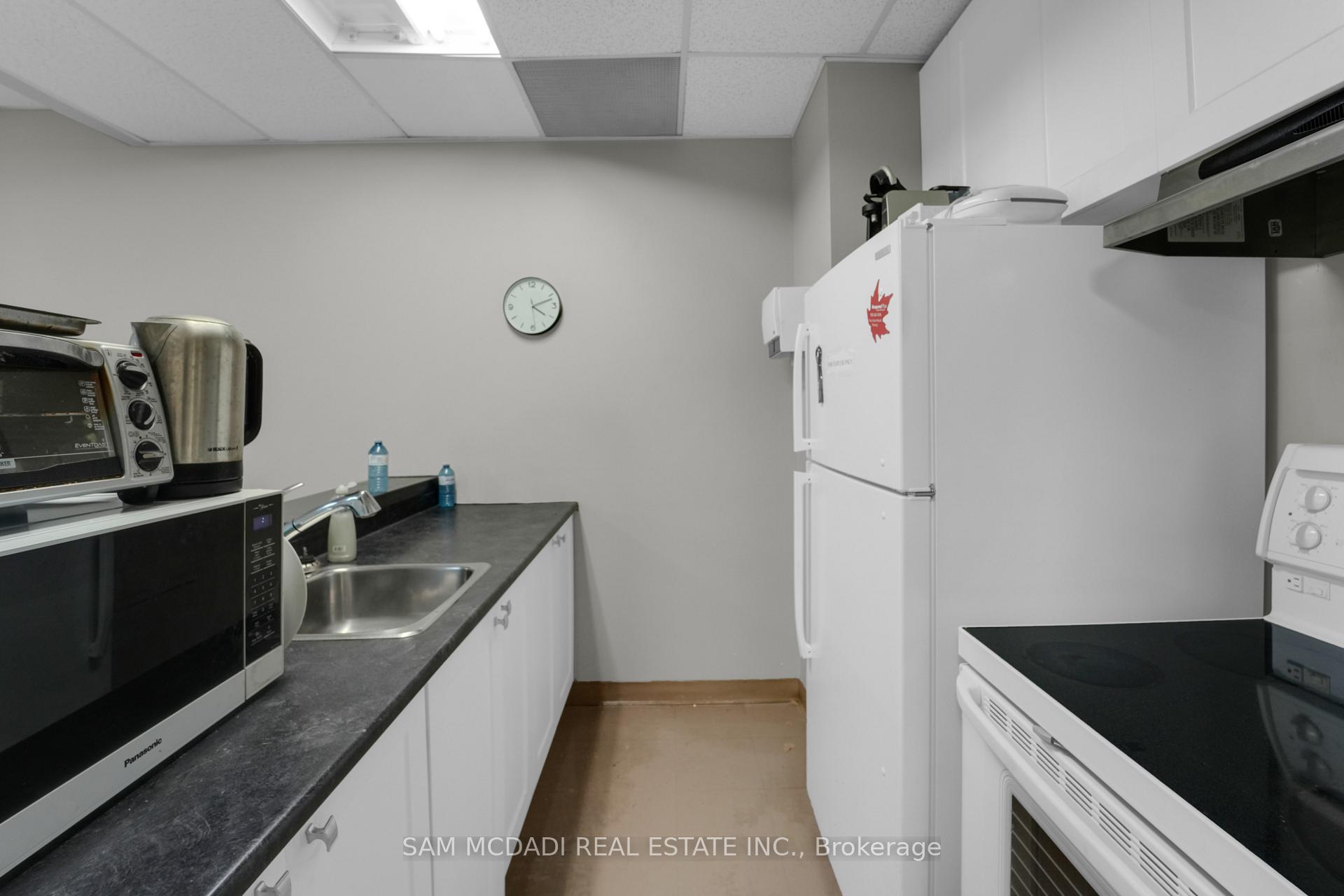 117 Gerrard Street E 613