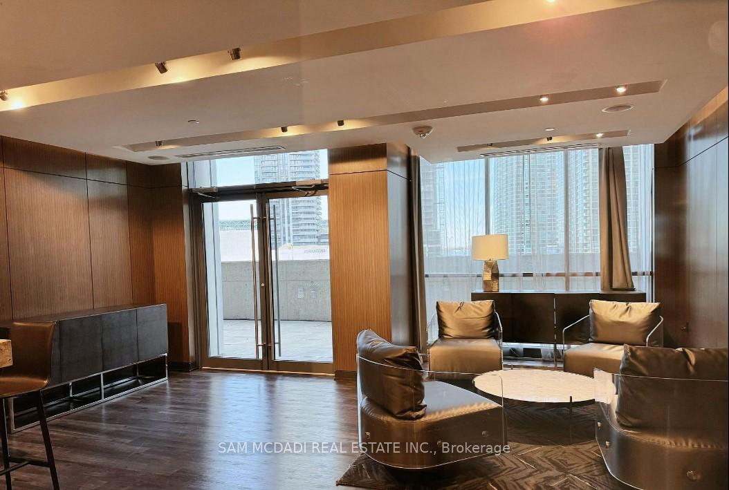 1 The Esplanade Drive 2407