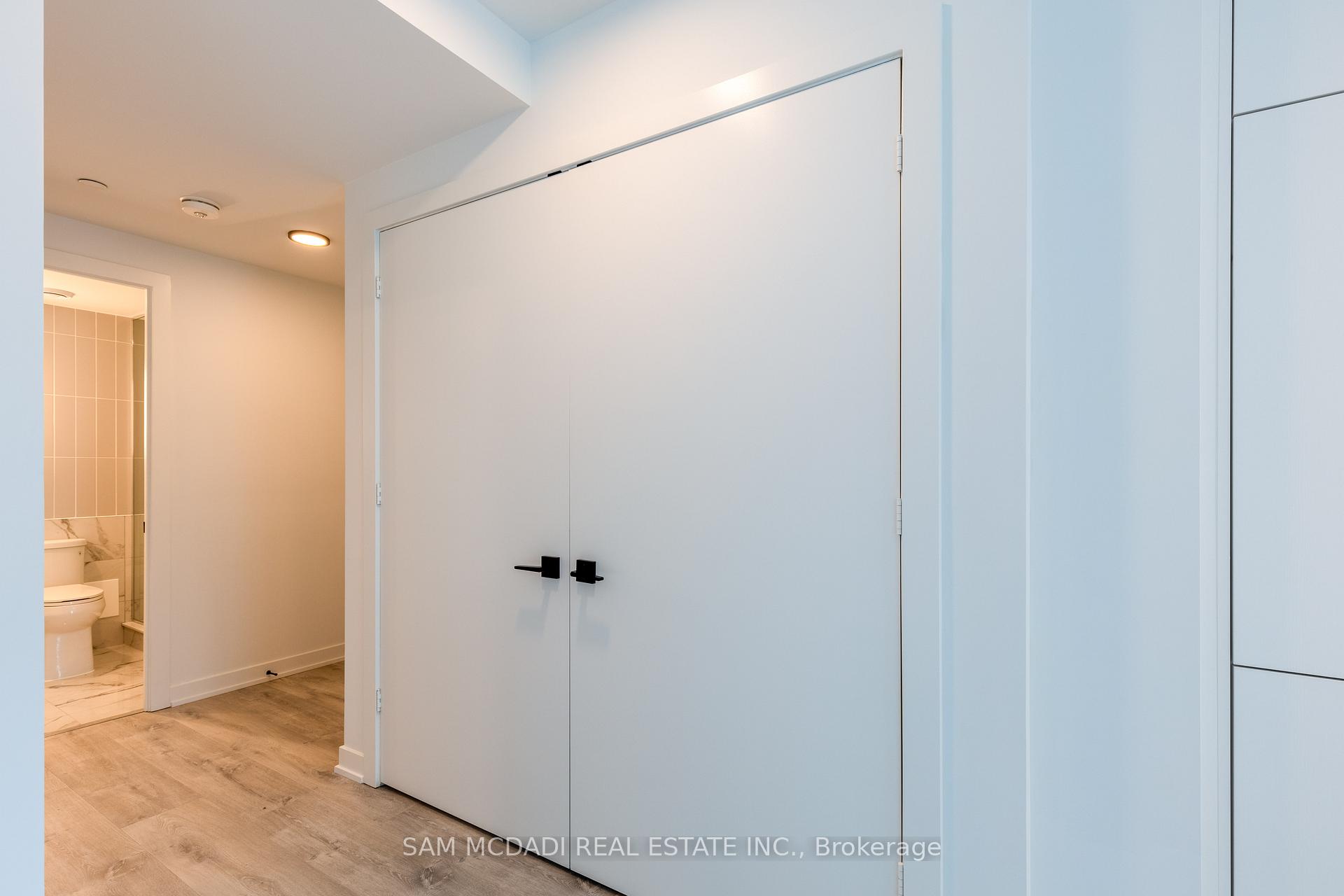 327 King Street W 602