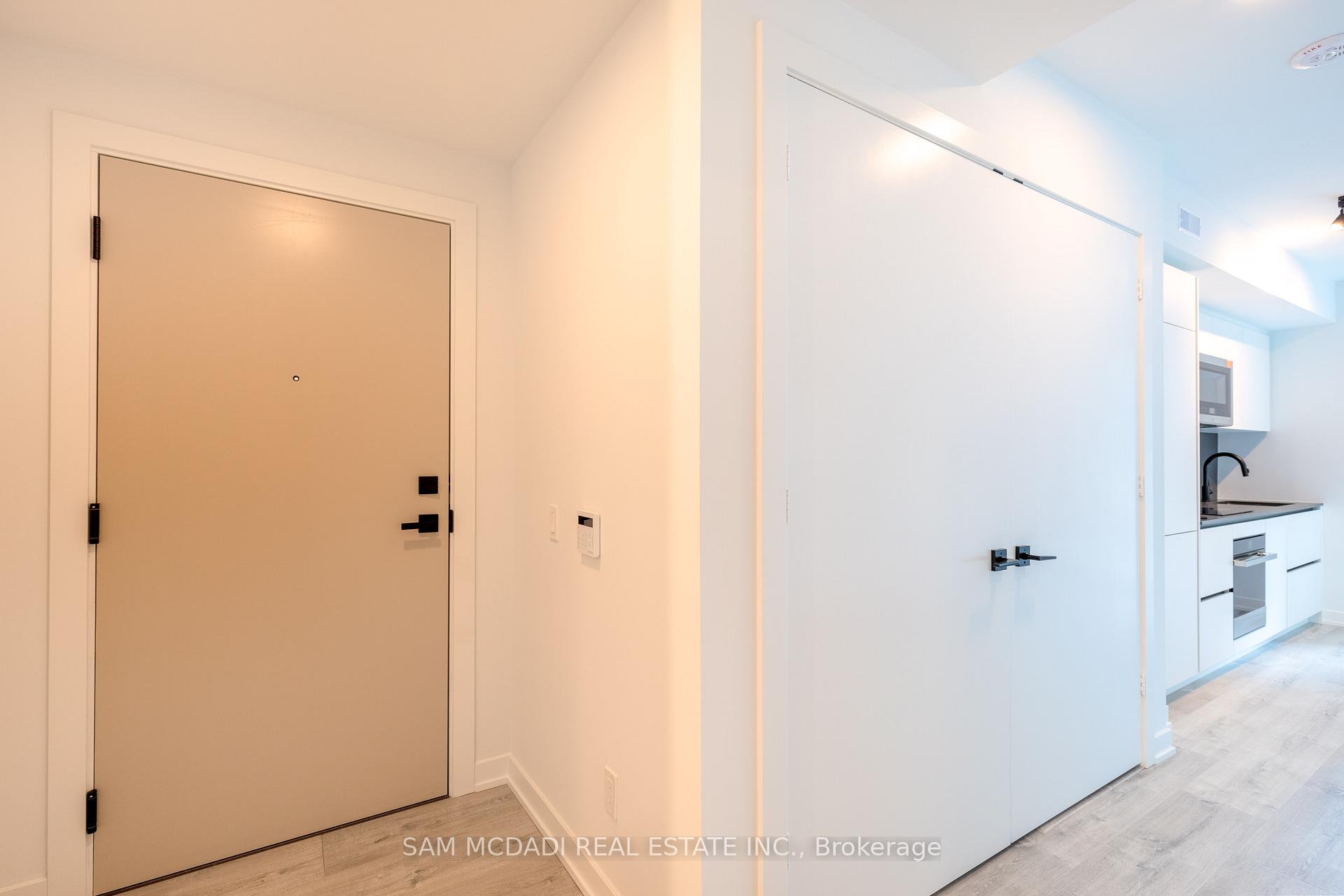 327 King Street W 602