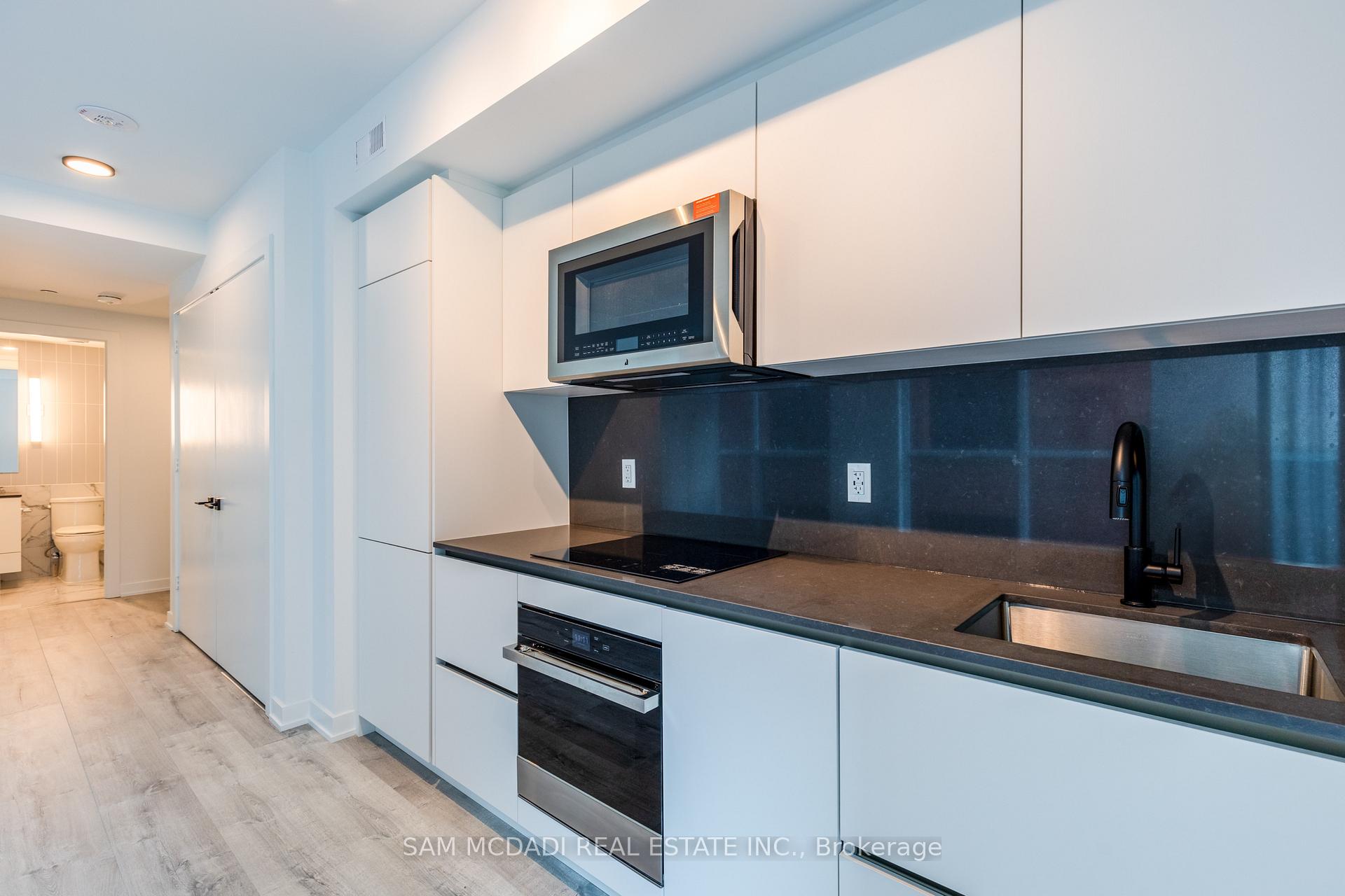 327 King Street W 602
