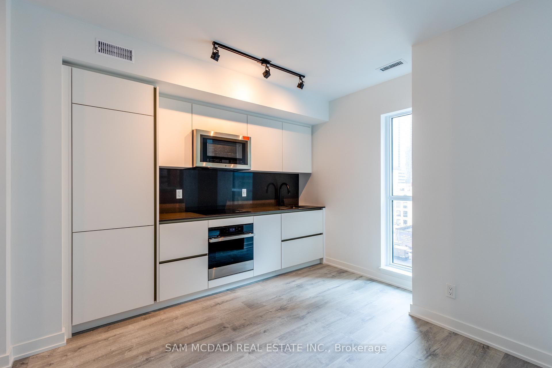 327 King Street W 602