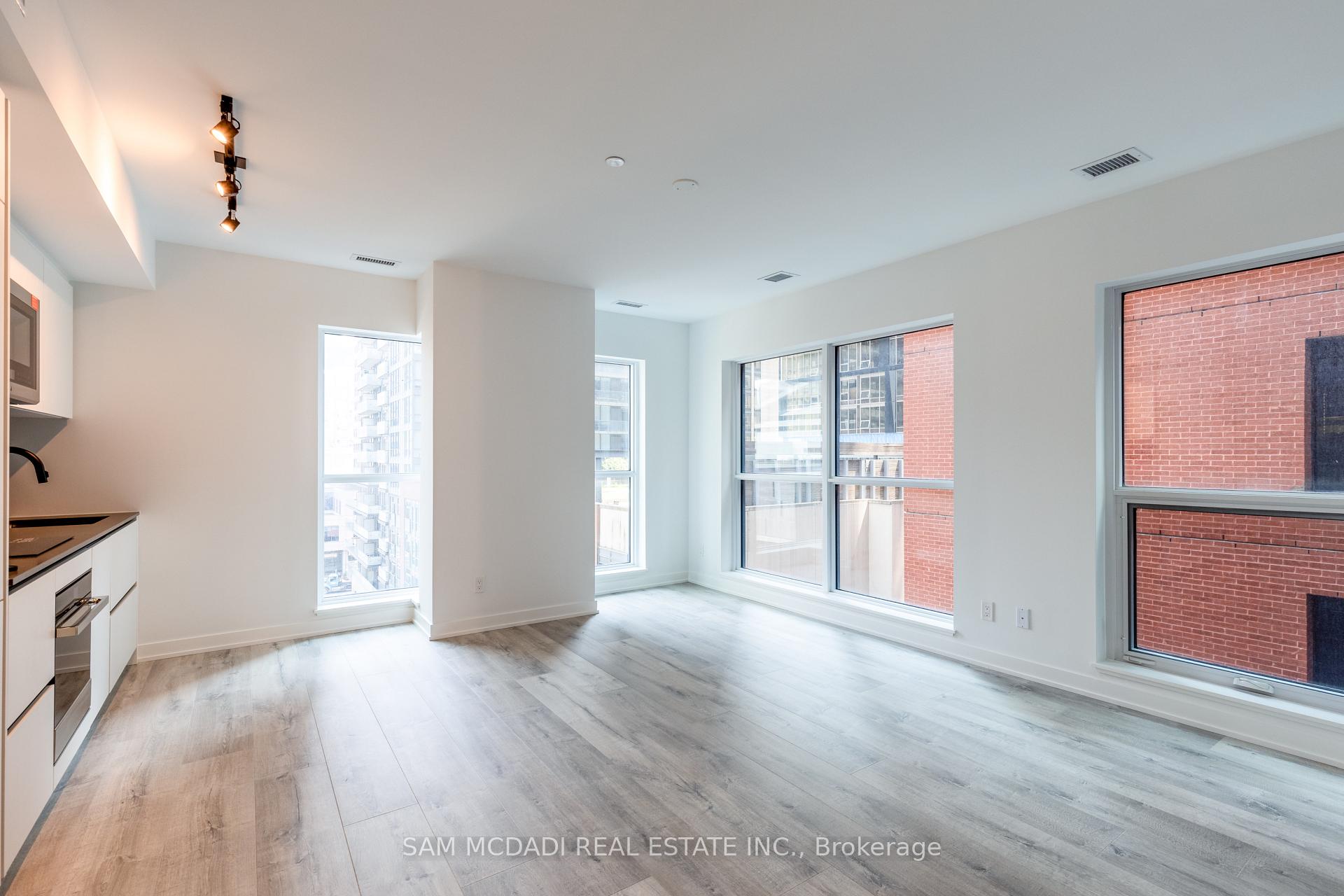 327 King Street W 602
