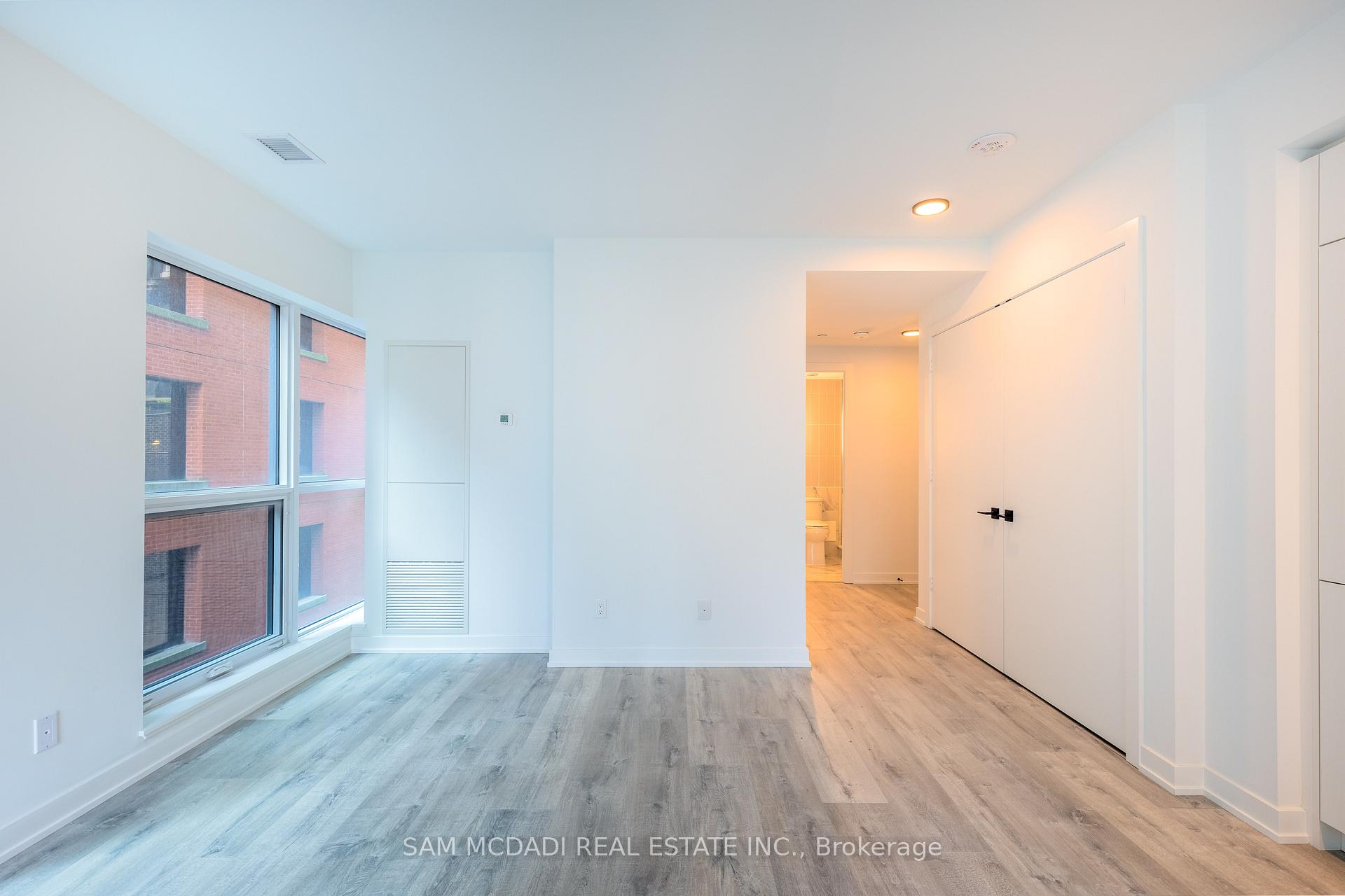 327 King Street W 602