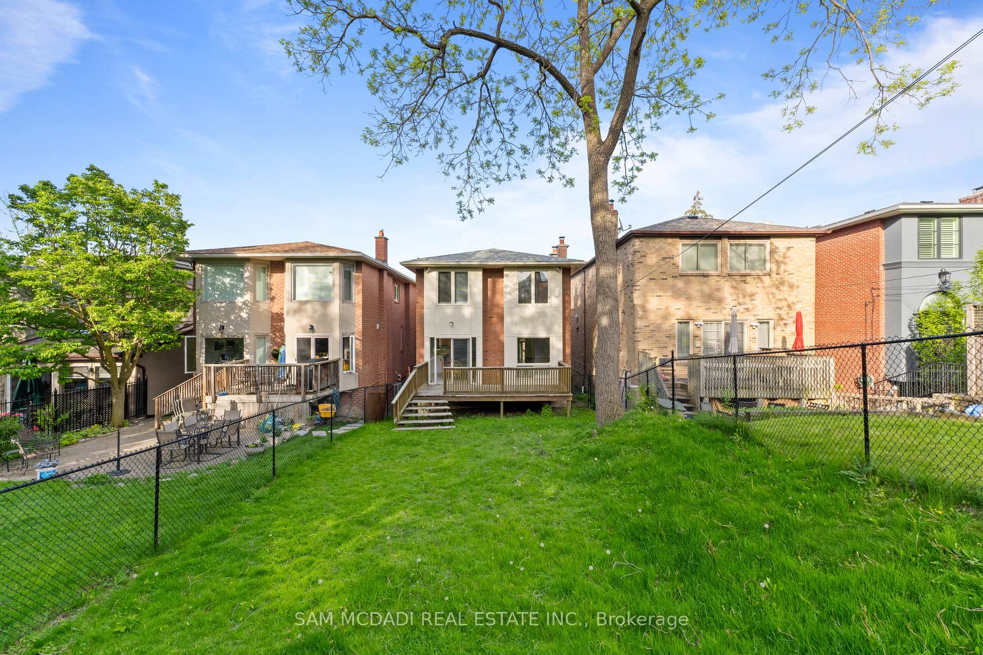 690 Oriole Parkway