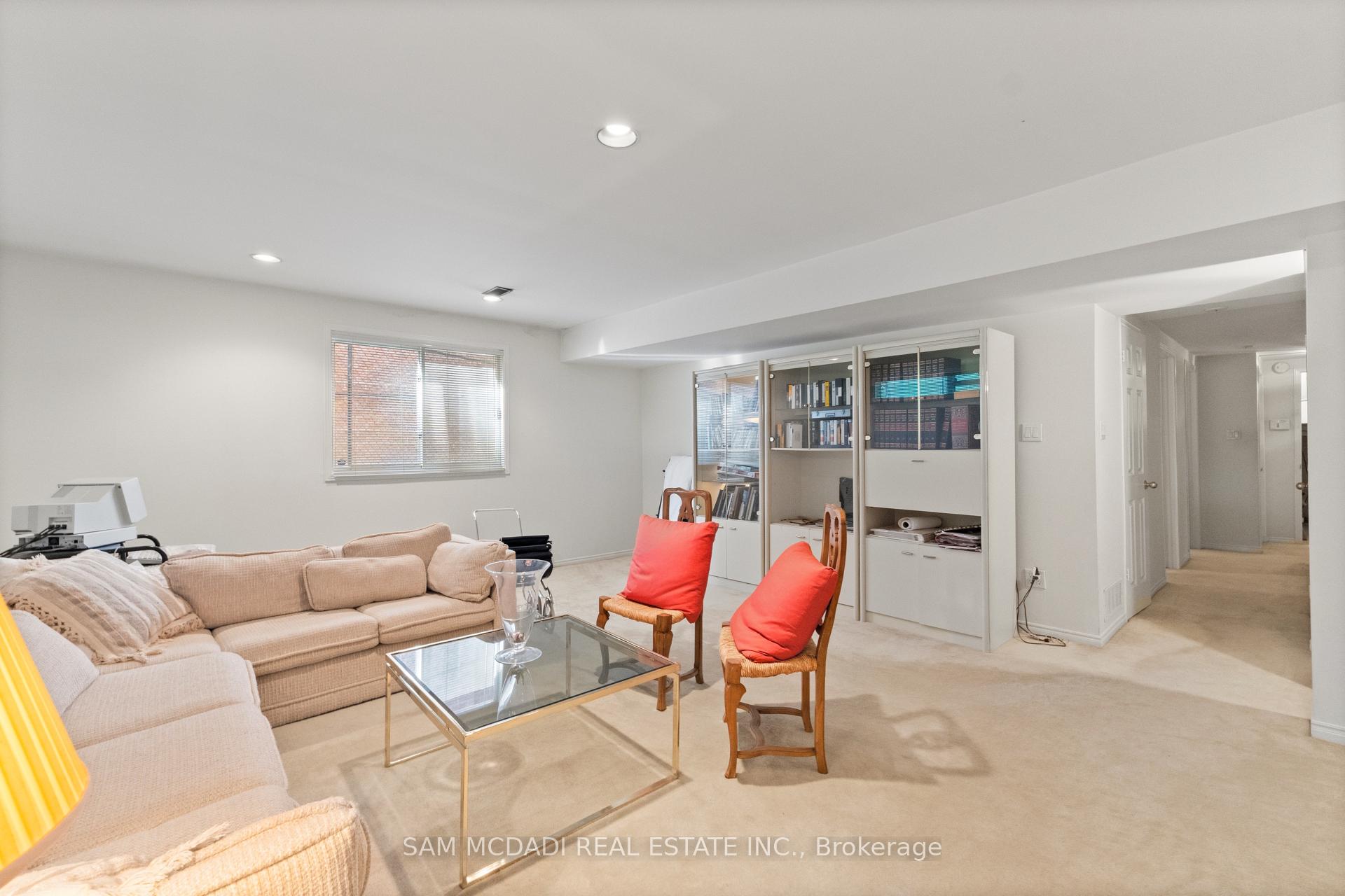 690 Oriole Parkway