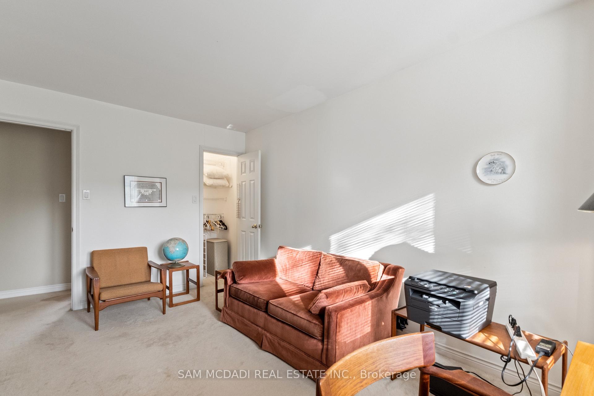 690 Oriole Parkway