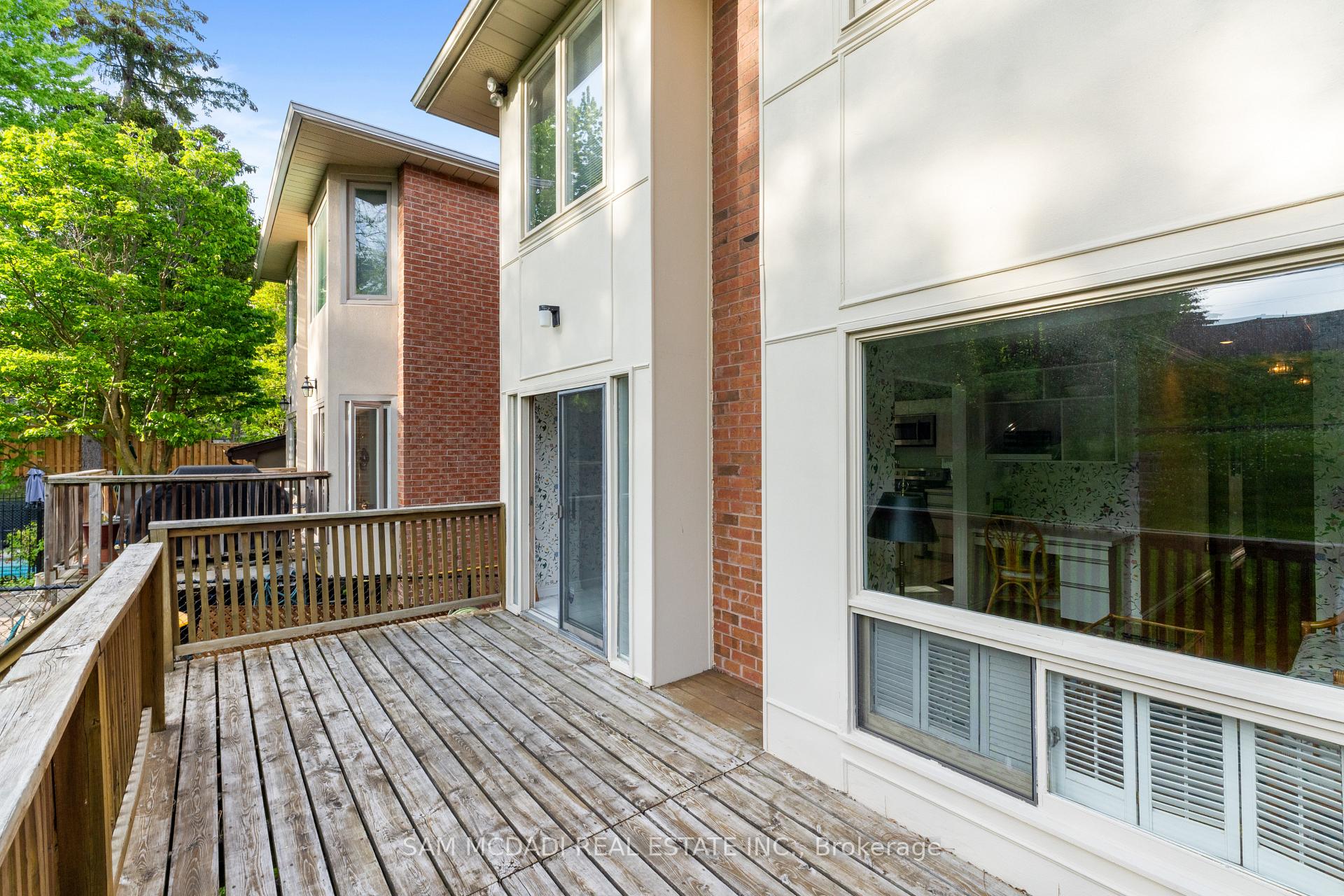 690 Oriole Parkway