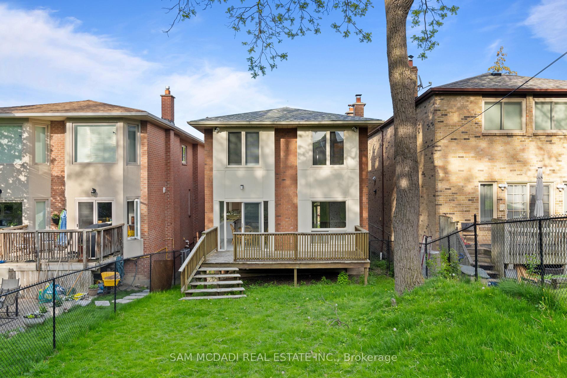 690 Oriole Parkway