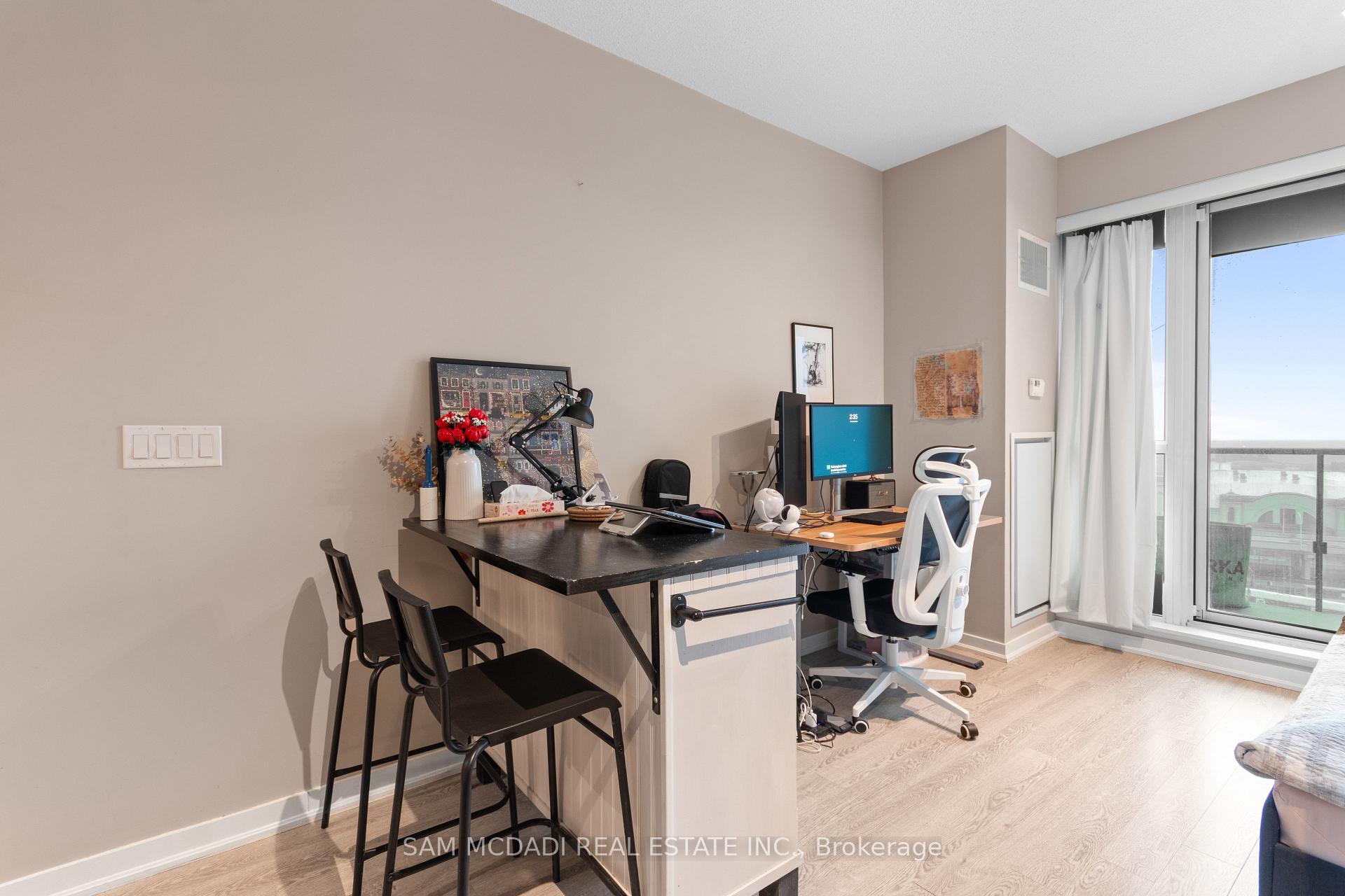 150 East Liberty Street 1208