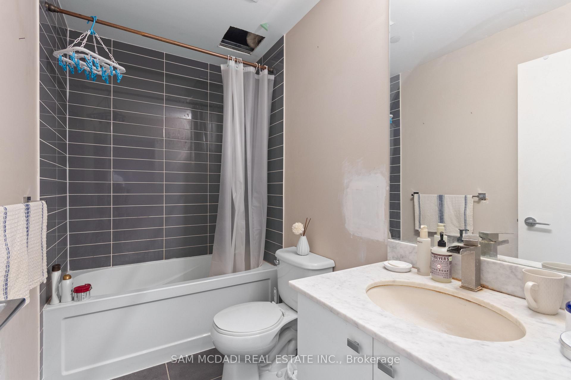 150 East Liberty Street 1208