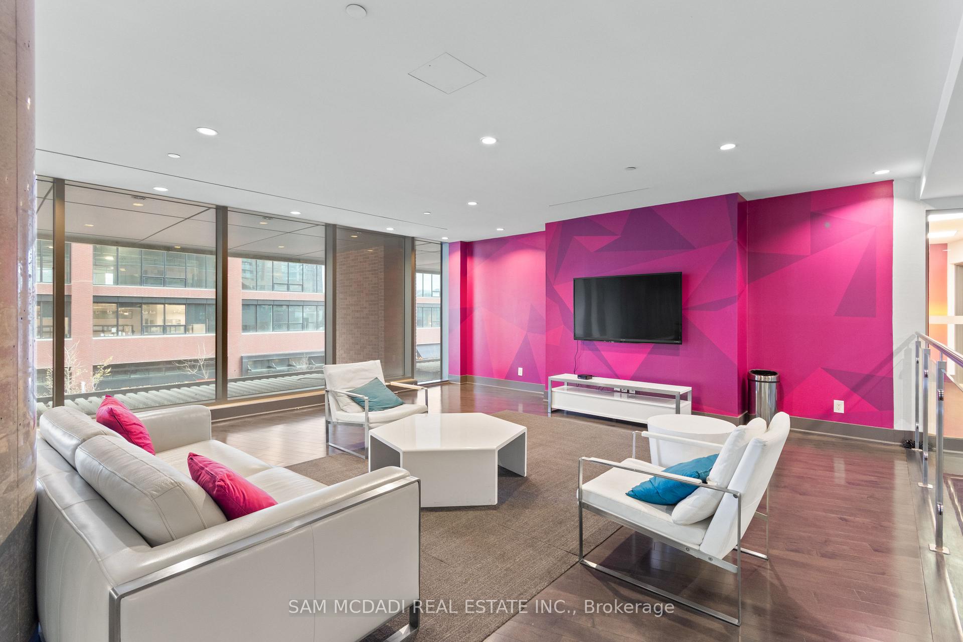 150 East Liberty Street 1208