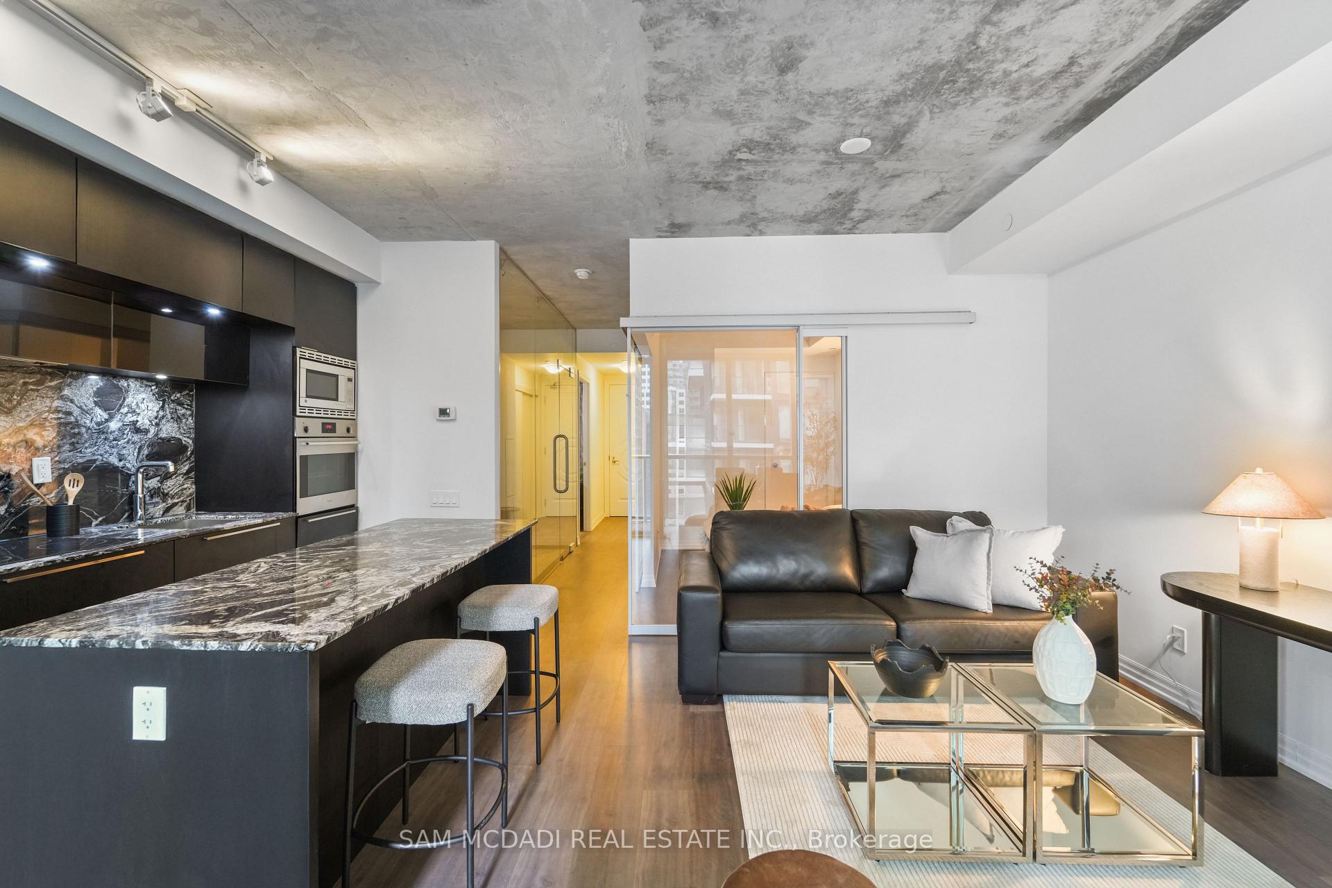 88 Blue Jays Way 1603