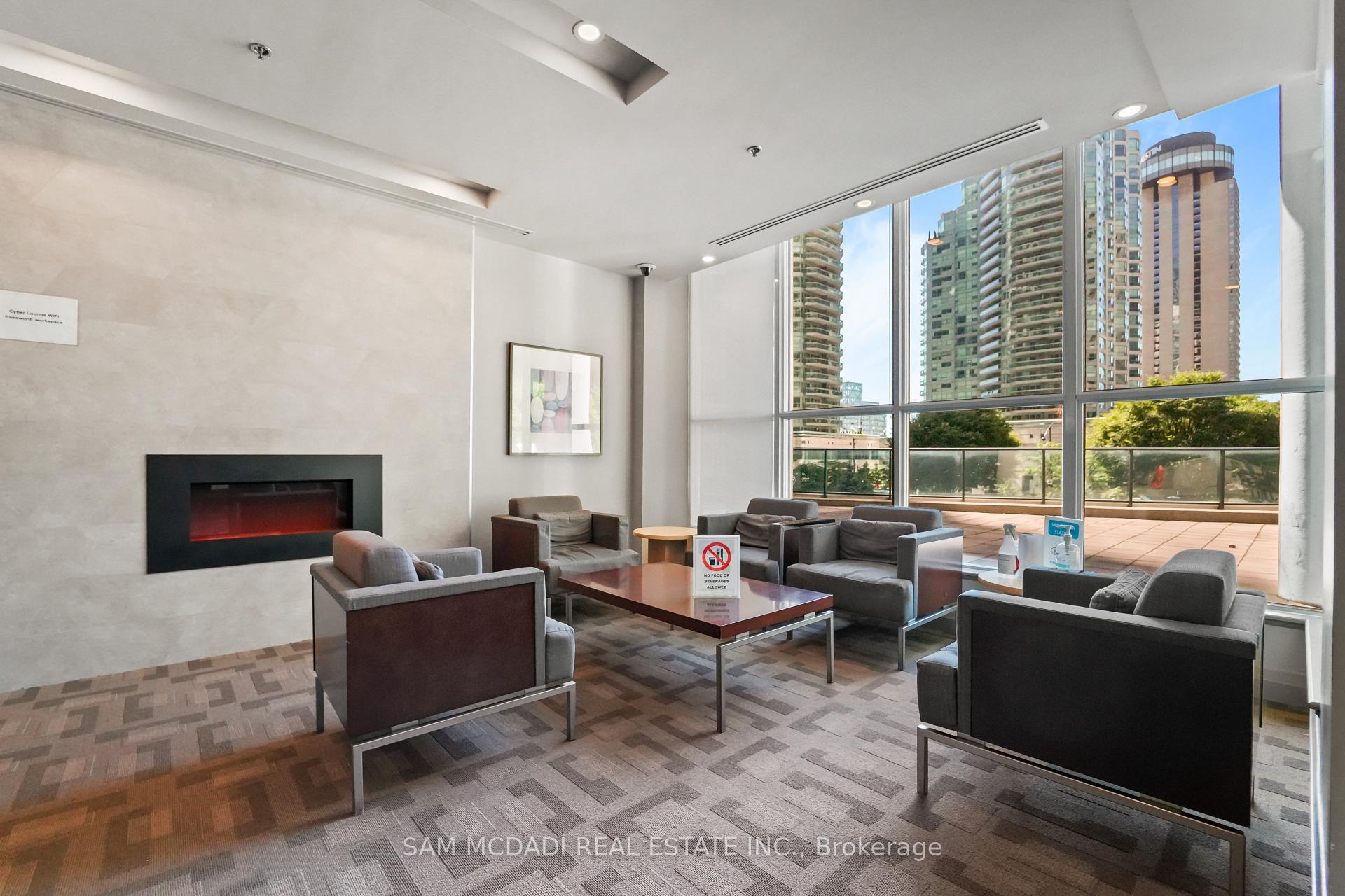 18 Harbour Street 2304, Toronto Unit: 2304