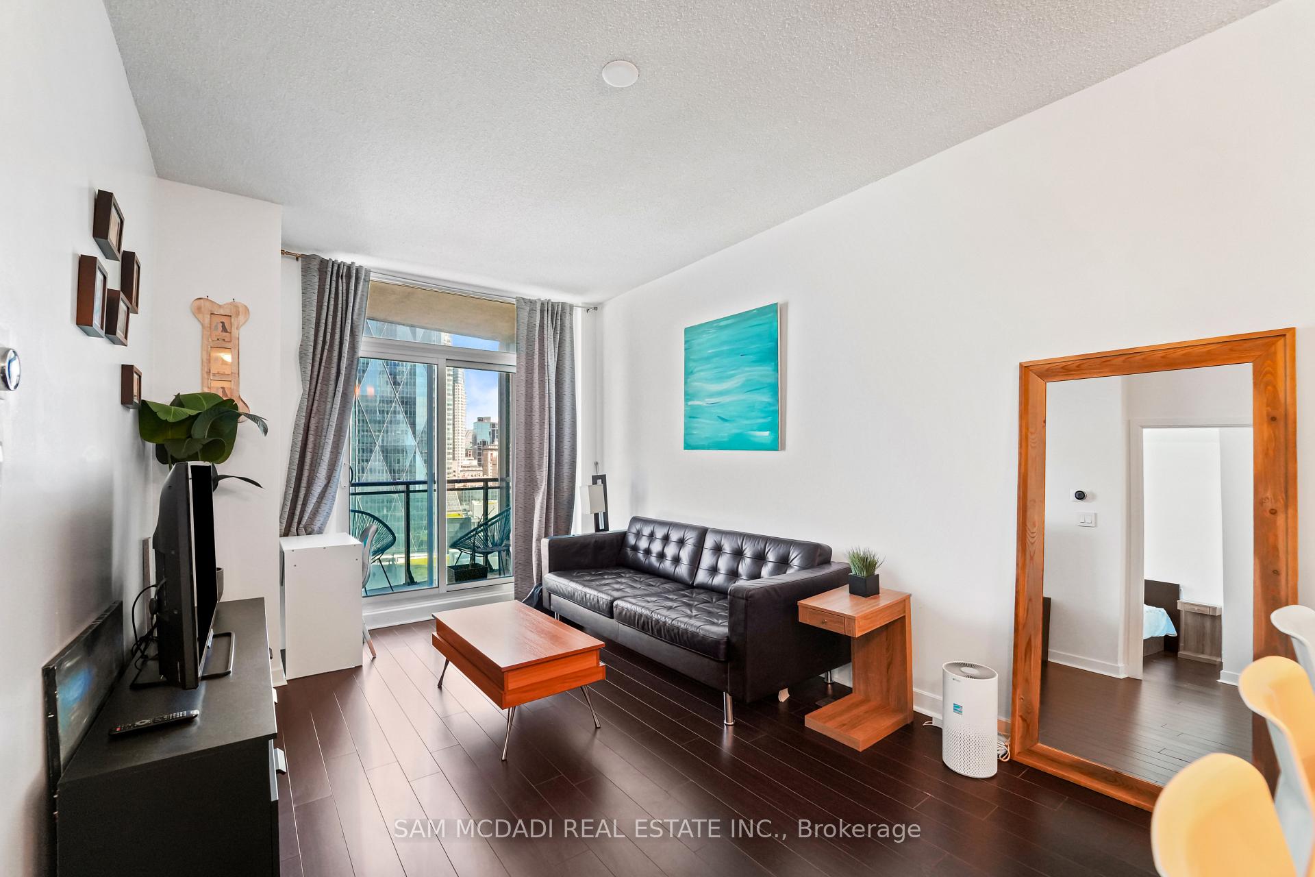 18 Harbour Street 2304, Toronto Unit: 2304