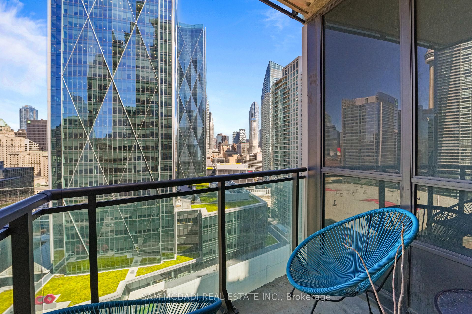 18 Harbour Street 2304, Toronto Unit: 2304