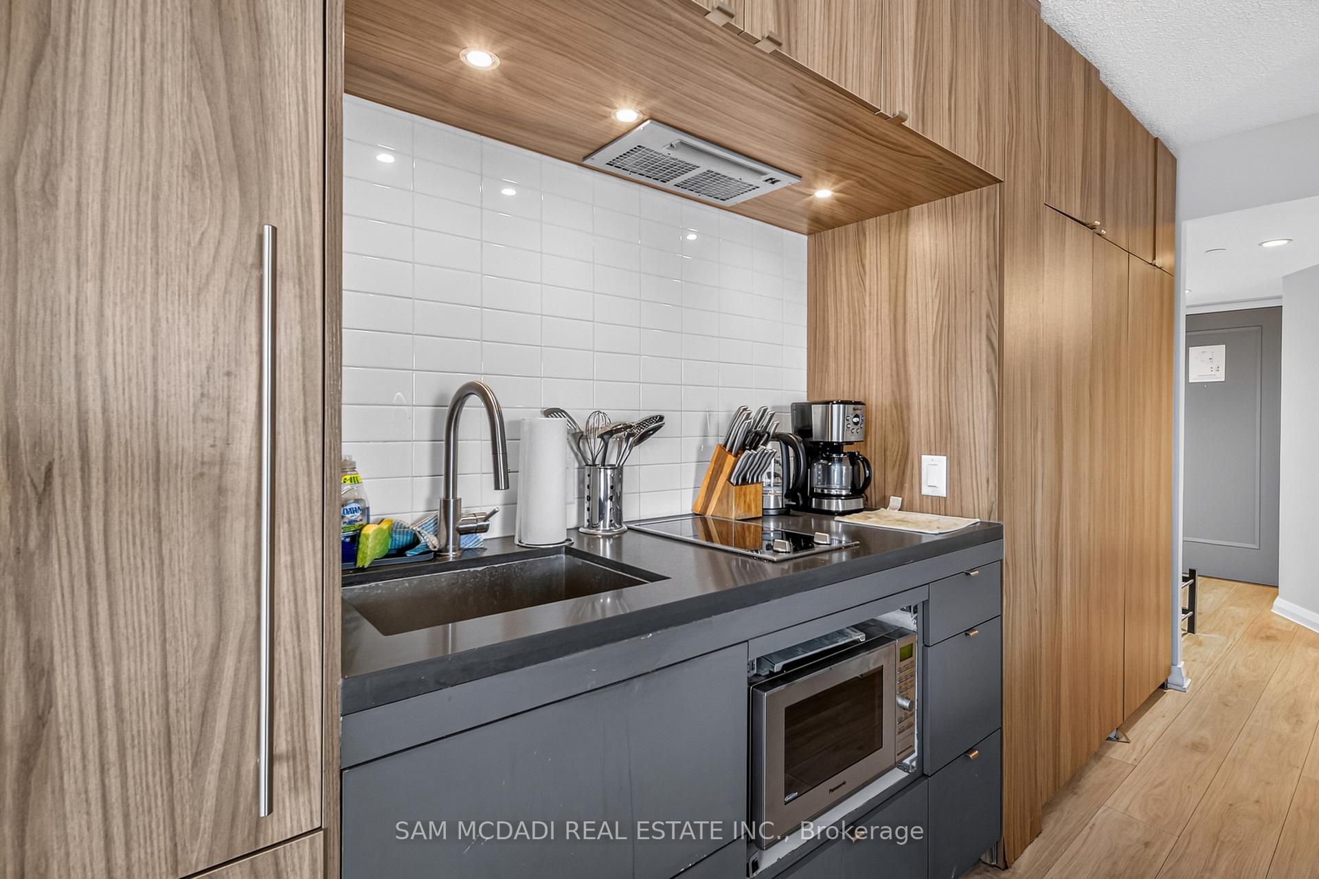 155 Yorkville Avenue 704, Toronto Unit: 704
