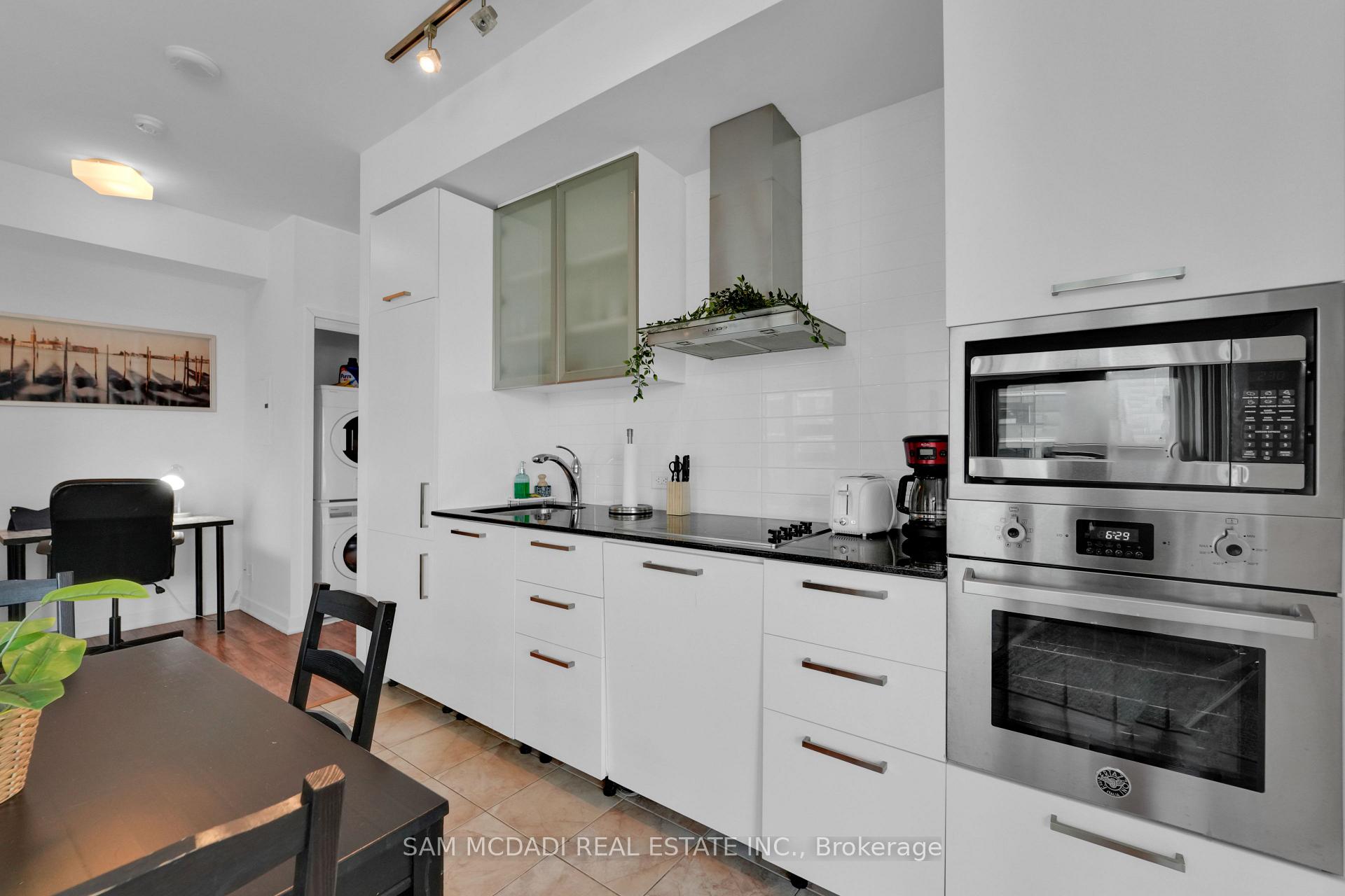 12 York Street 2307, Toronto Unit: 2307