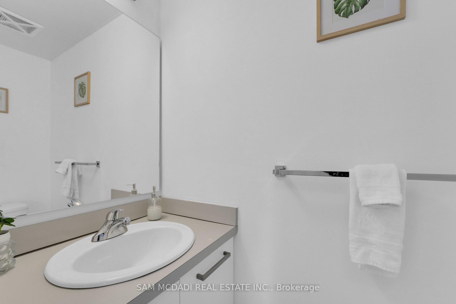 12 York Street 2307, Toronto Unit: 2307