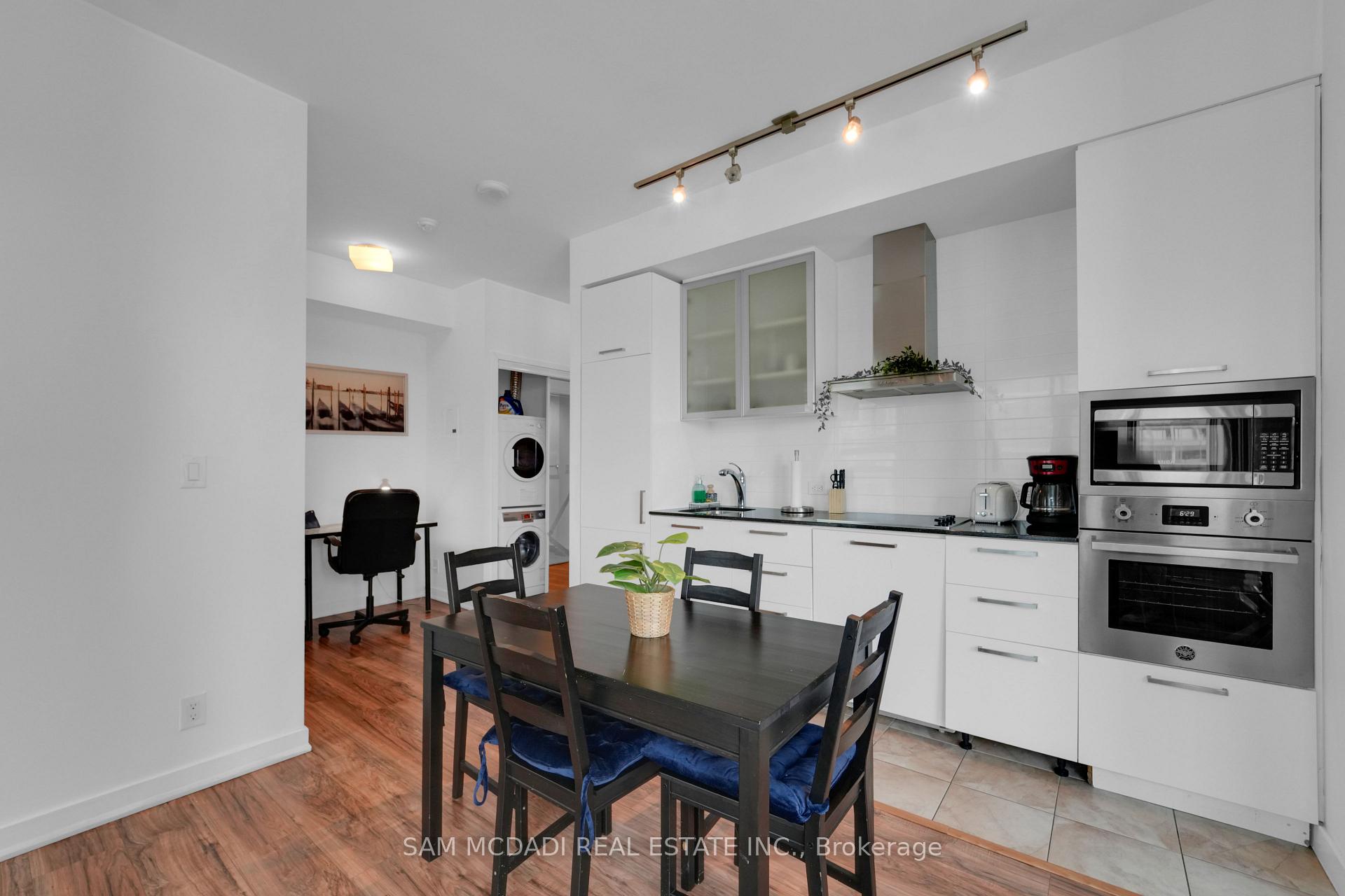 12 York Street 2307, Toronto Unit: 2307