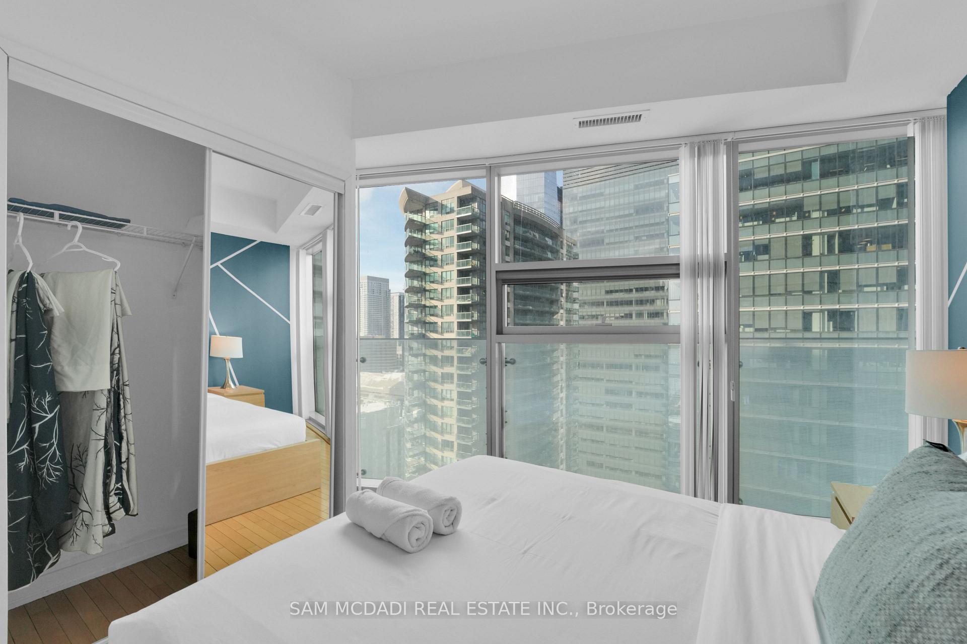 12 York Street 2307, Toronto Unit: 2307