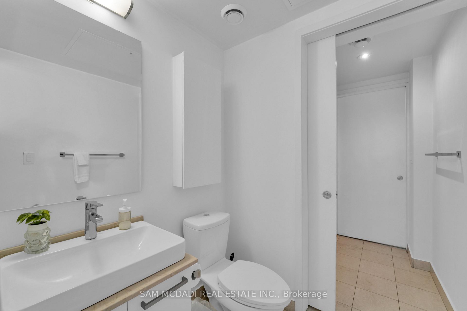 12 York Street 2307, Toronto Unit: 2307