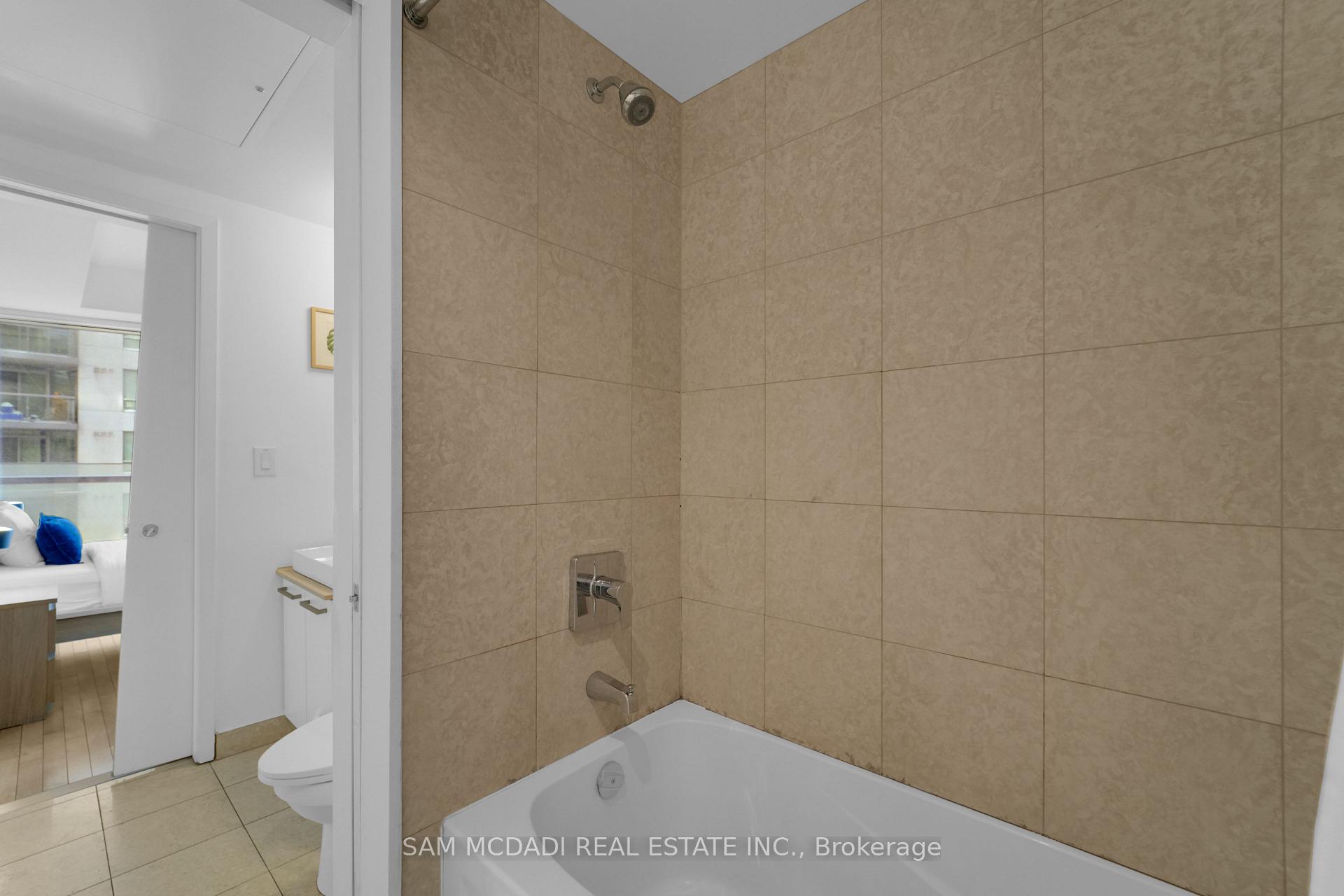 12 York Street 2307, Toronto Unit: 2307