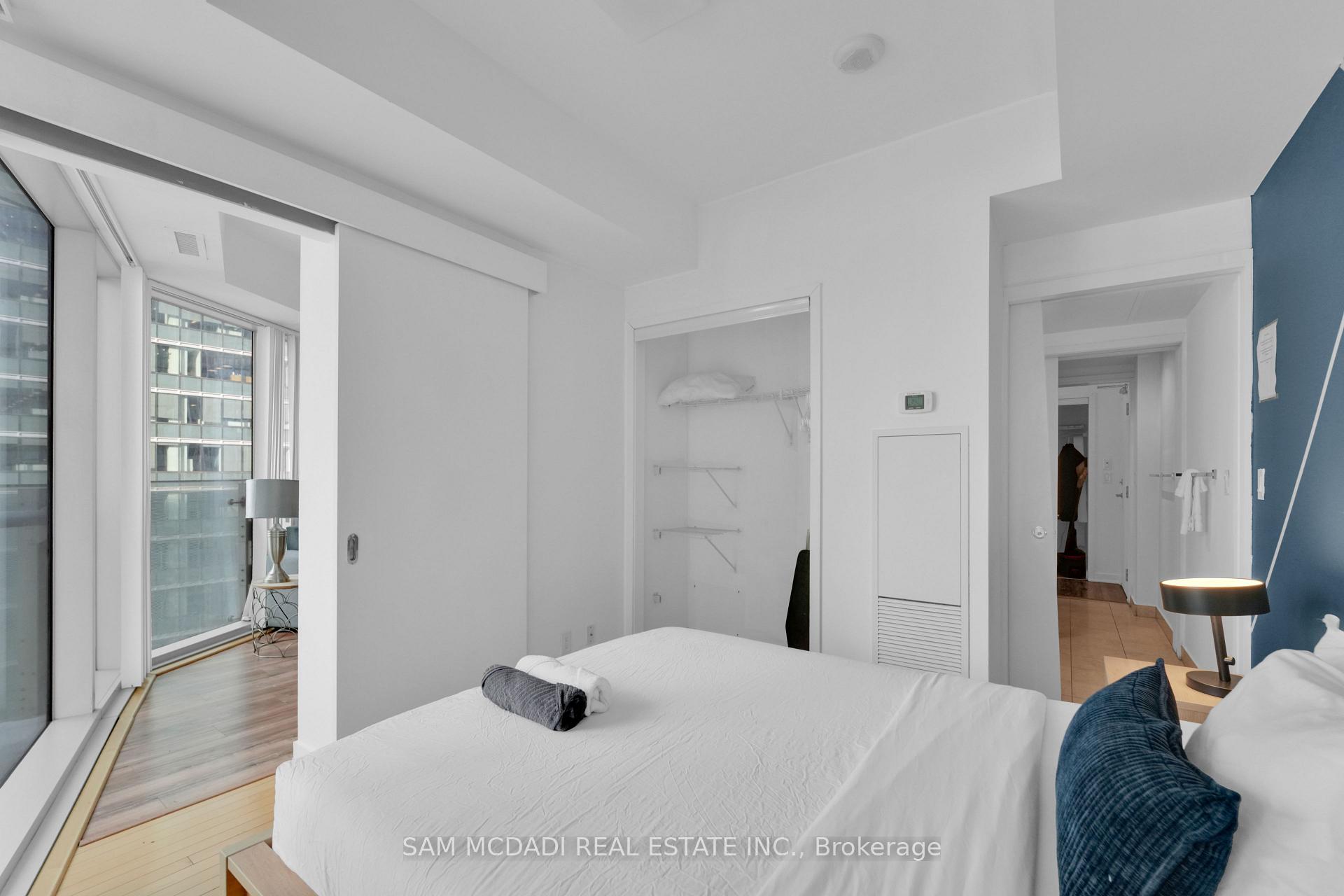 12 York Street 2307, Toronto Unit: 2307
