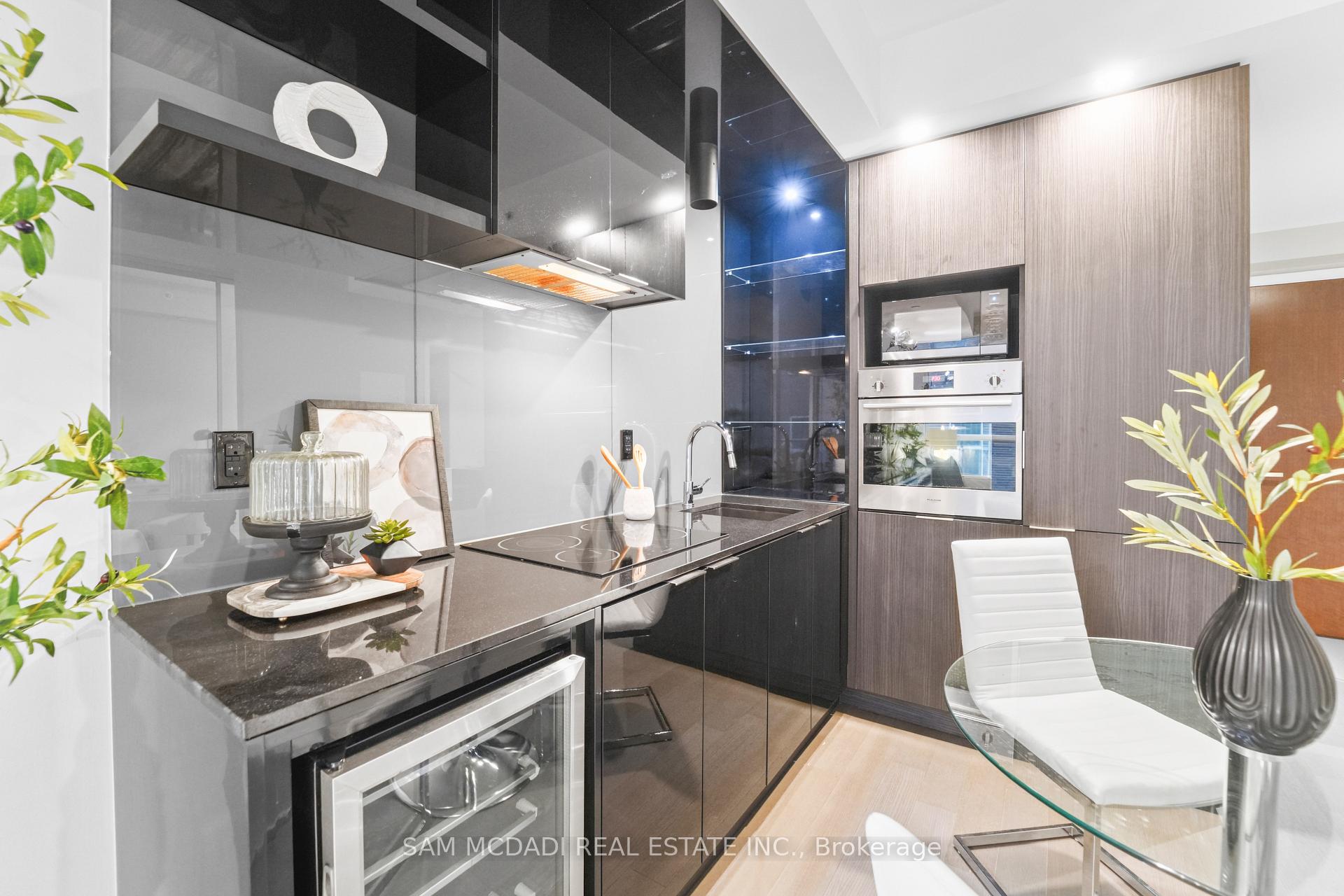 70 Temperance Street 608, Toronto Unit: 608