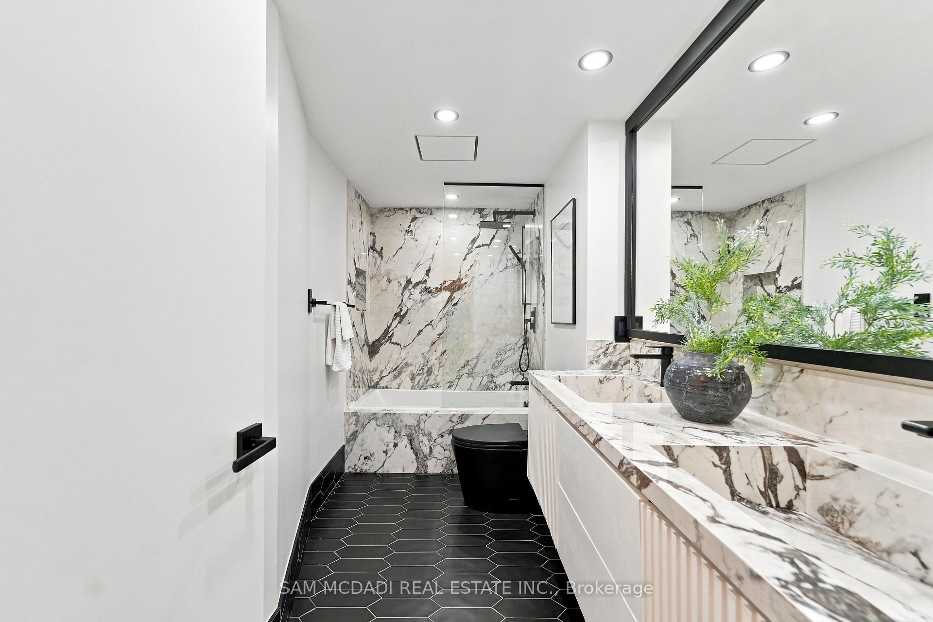 5444 Yonge Street 304, Toronto Unit: 304