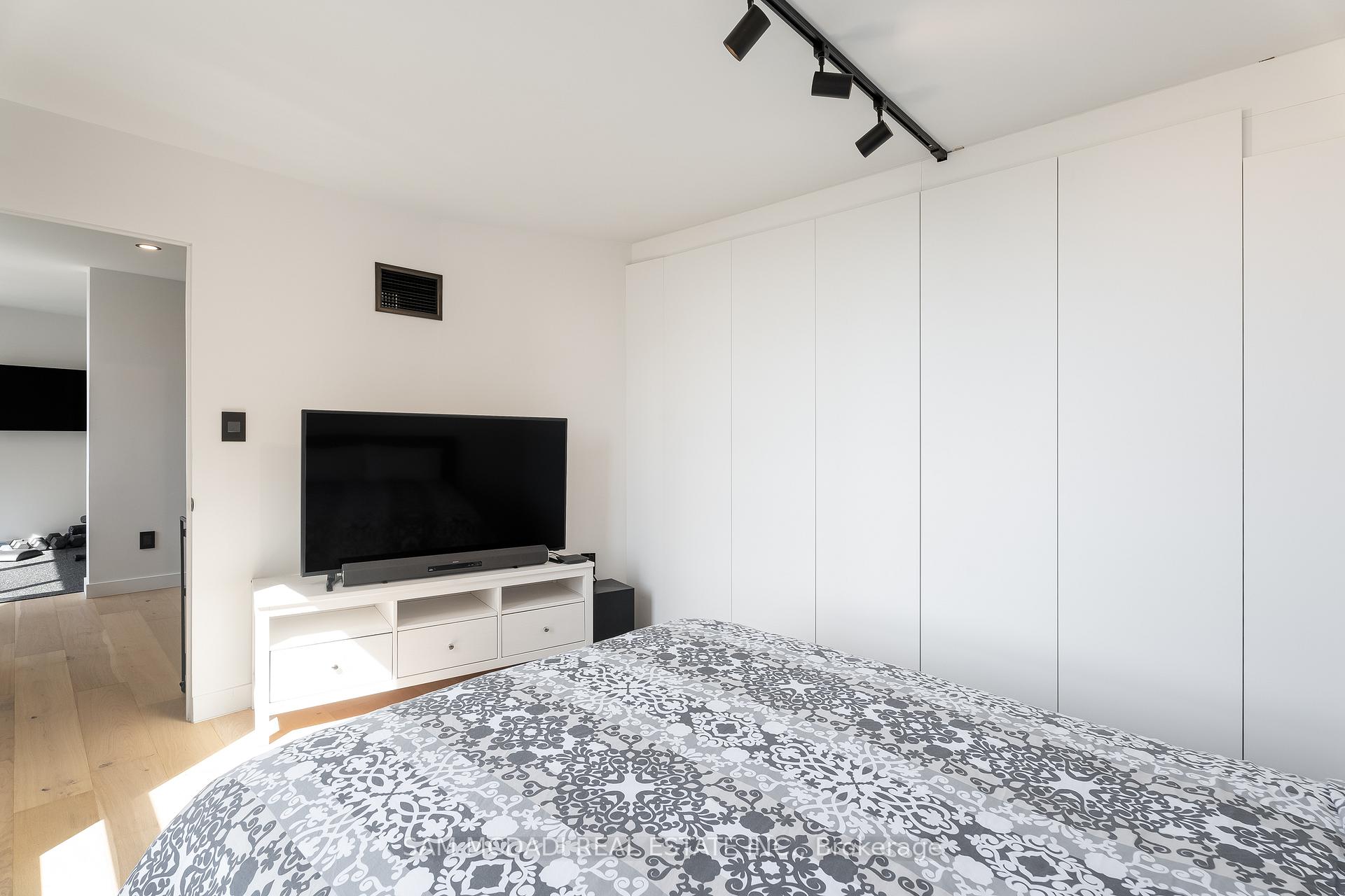 5444 Yonge Street 304, Toronto Unit: 304