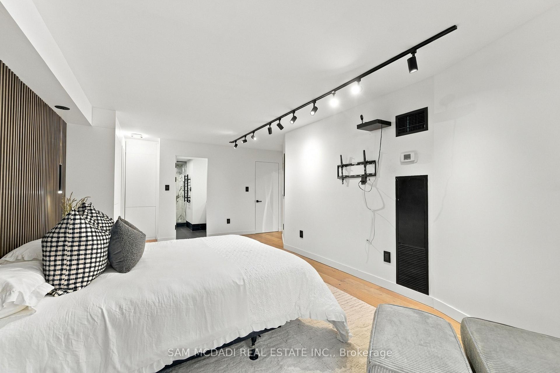 5444 Yonge Street 304, Toronto Unit: 304